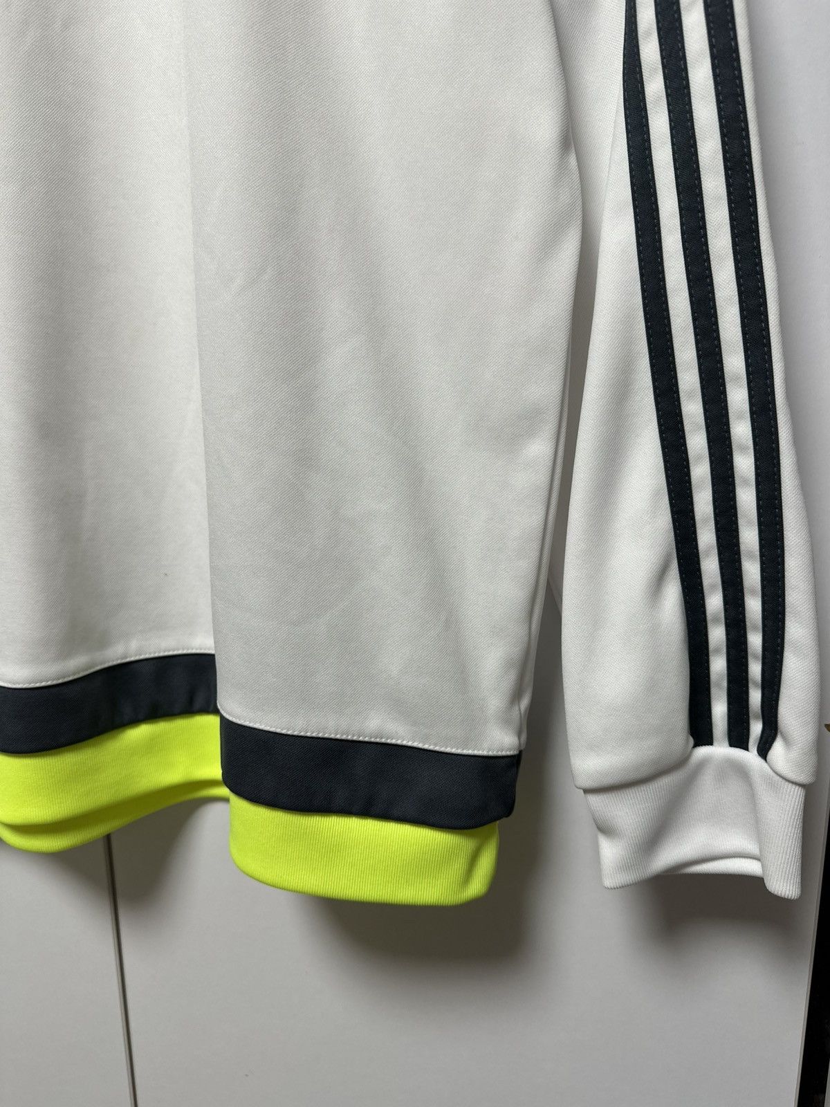 Adidas Adidas Real Madrid 2015 / 2016 Jersey Long Sleeve Size US M / EU 48-50 / 2 - 5 Thumbnail