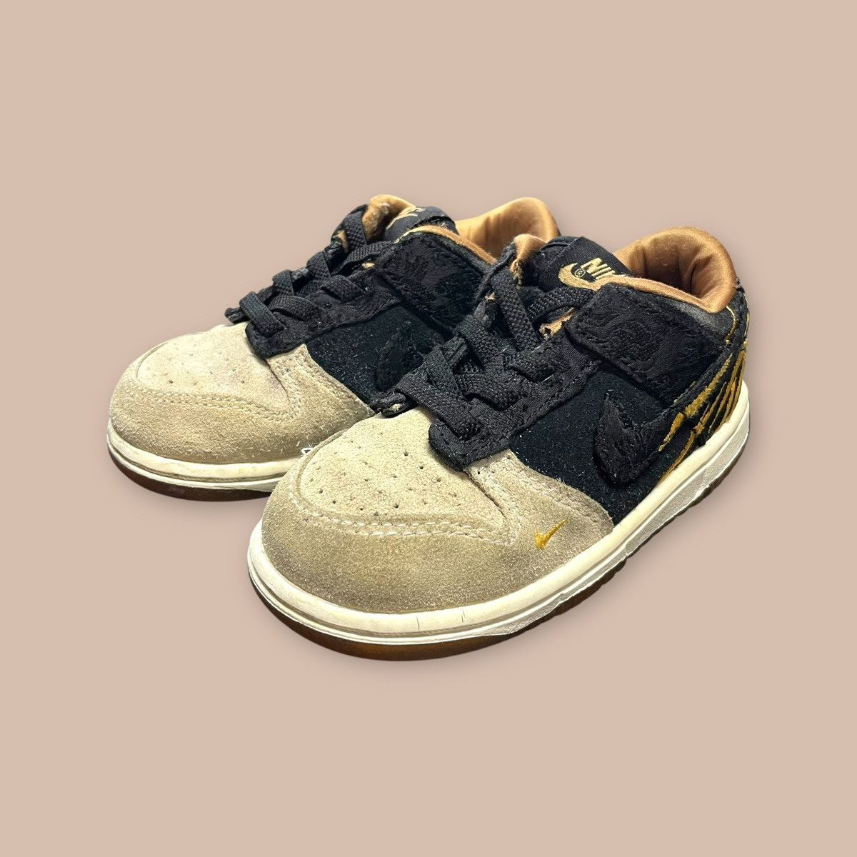Nike Nike Dunk Low TD ‘God of Wealth’ Size US 5 / EU 37 - 1 Thumbnail