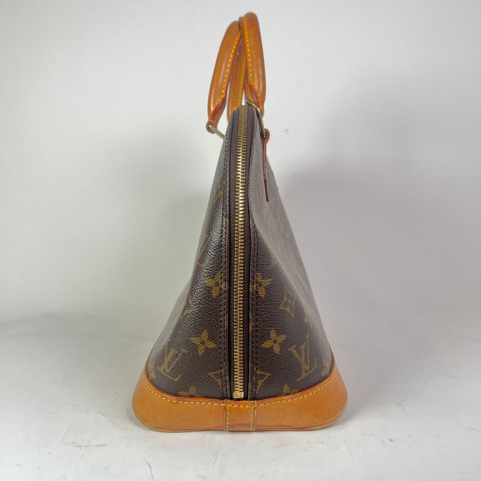 Louis Vuitton Louis Vuitton Vintage Monogram Alma PM Bag Size ONE SIZE - 2 Thumbnail