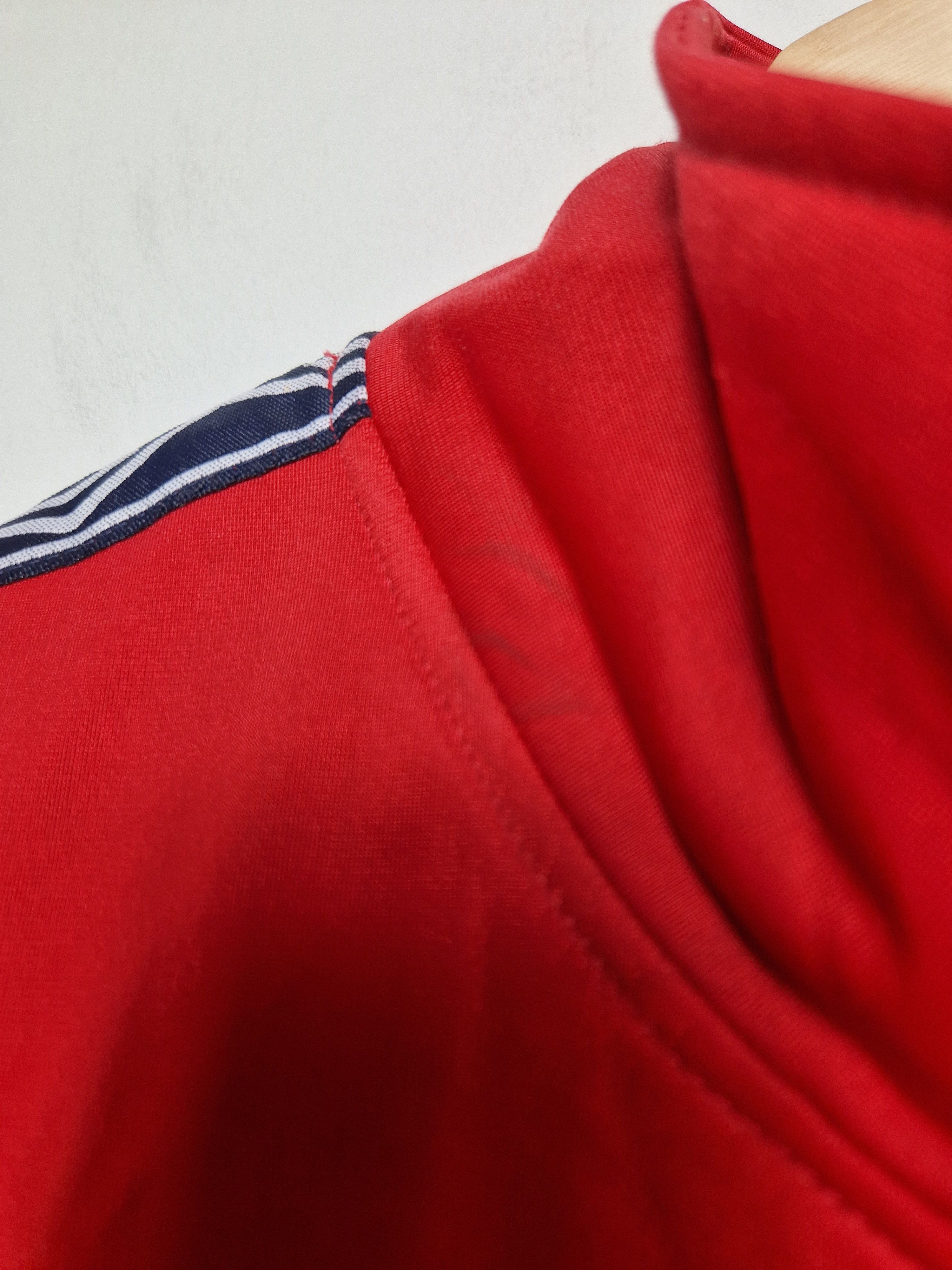 Umbro Vintage Umbro zip track sweatshirt y2k swag drip Size US L / EU 52-54 / 3 - 5 Thumbnail