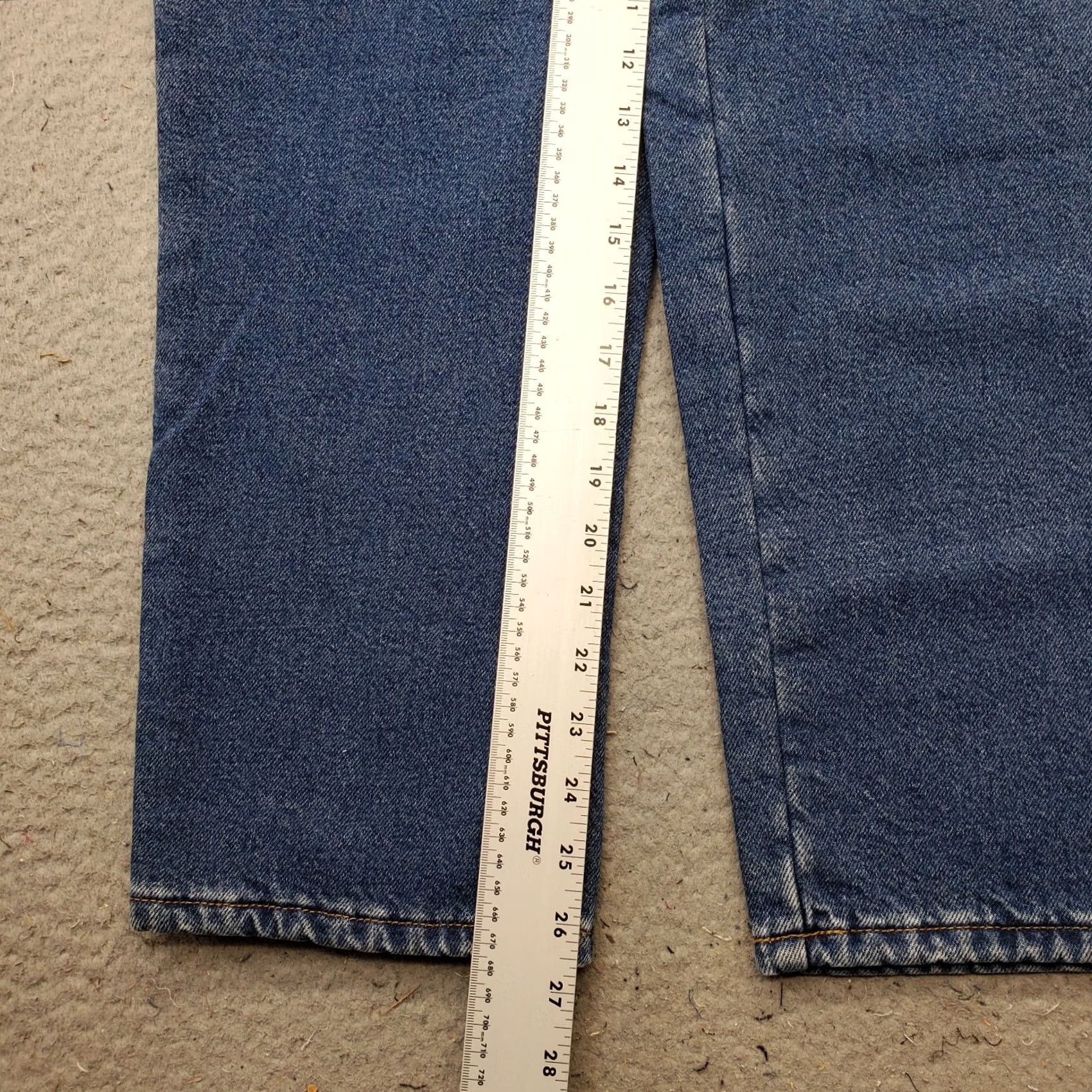Vintage L.L. Bean Jeans Women 6P Blue Denim Fleece Lined Relaxed Straight Leg 5-Pocket Design Size 6P Womens Jeans Size 28" / US 6 / IT 42 - 4 Thumbnail