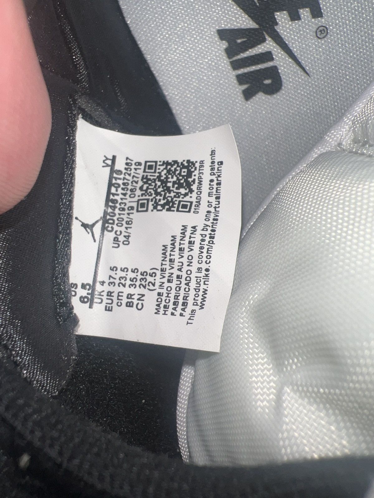 Jordan Brand × Nike WMNS Jordan 1 High Satin Black Toe Size US 6.5 / IT 36.5 - 4 Thumbnail