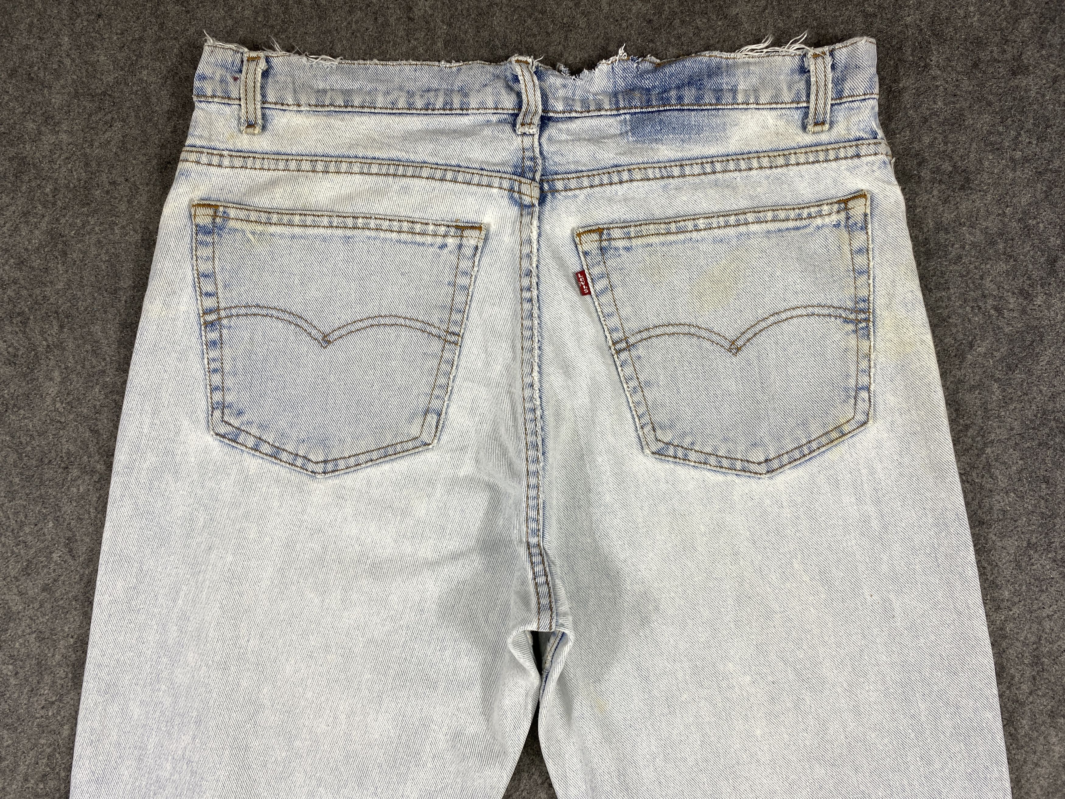 Levi's 90's Light Wash Vintage Levi's 550 37x30.5 Denim -JN1880 Size US 37 - 4 Thumbnail
