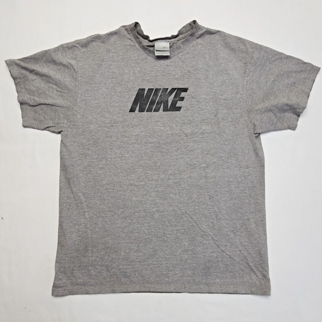 Nike Vintage Nike Logo Shirt Gray Graphic Sportwear L Tee Y2K Size US L / EU 52-54 / 3 - 1 Thumbnail