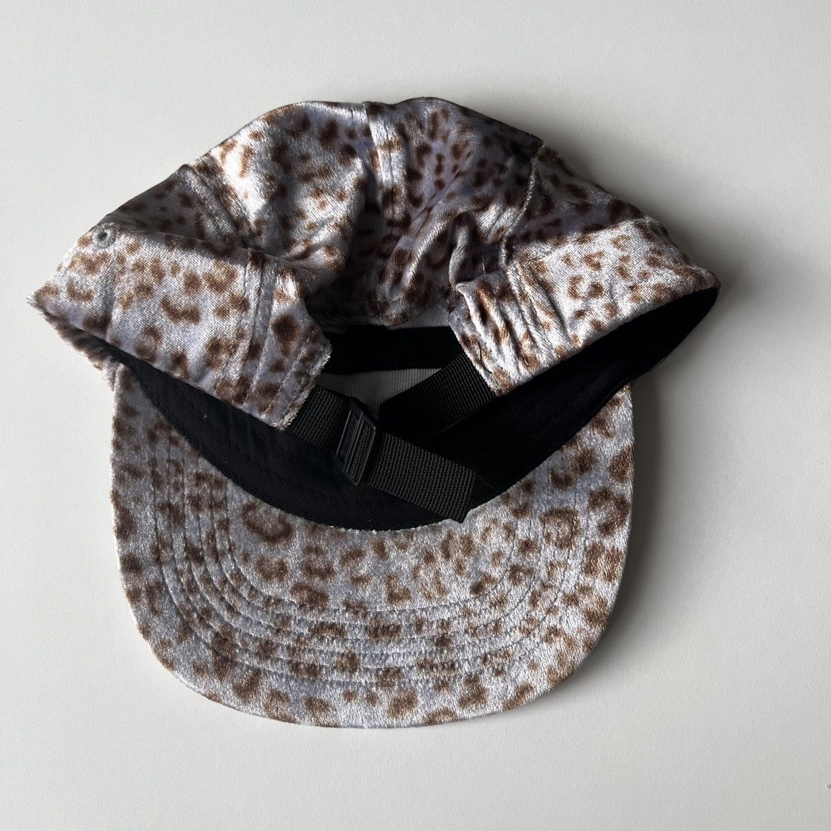 Supreme Supreme Leopard Velvet Camp Cap Pink Size ONE SIZE - 4 Thumbnail