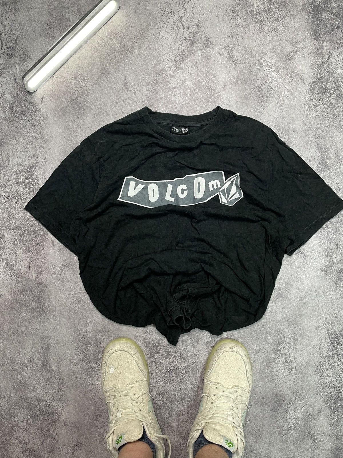 Vintage Vintage Y2K Volcom Skateboard Box Logo Tee Size US L / EU 52-54 / 3 - 1 Preview