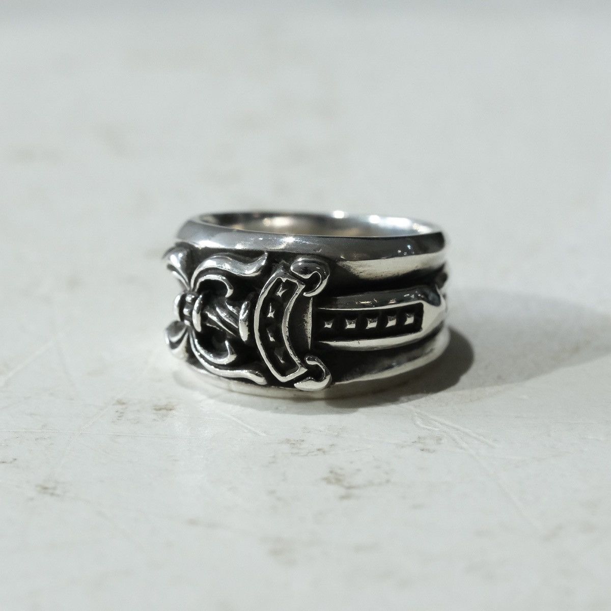 Chrome hearts classic ring with dagger main image 0