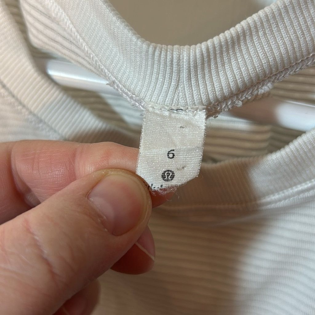 Lululemon Lululemon White striped Sleeveless activewear Top size 6 Size M / US 6-8 / IT 42-44 - 2 Thumbnail