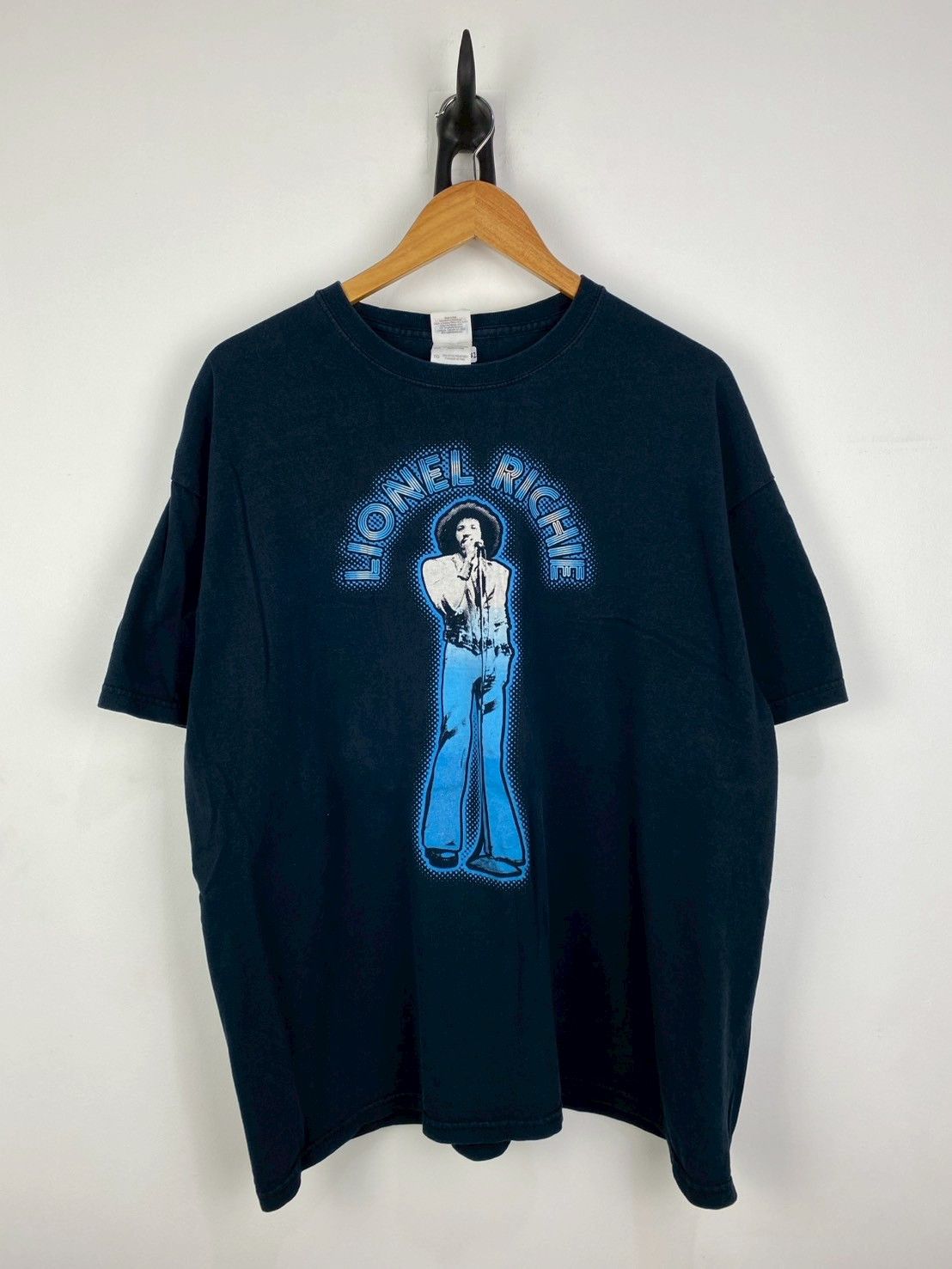 Vintage Vintage Lionel Richie T-Shirts DO1182 Size US XL / EU 56 / 4 - 2 Thumbnail