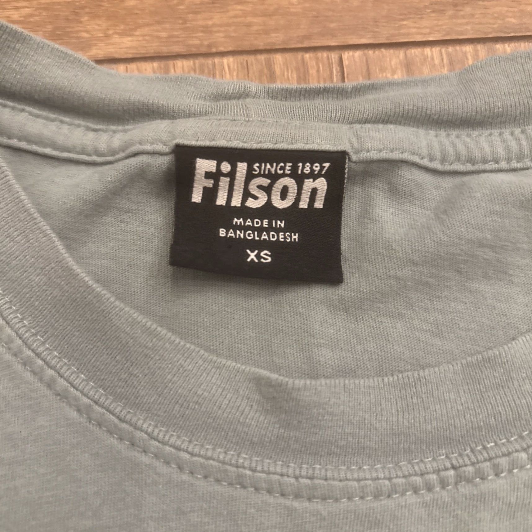 Filson Filson T Shirt Alaskan Outdoors Fish Green XS EUC Men Shirt XS Green Fish VINTAGE? Size US XS / EU 42 / 0 - 3 Thumbnail
