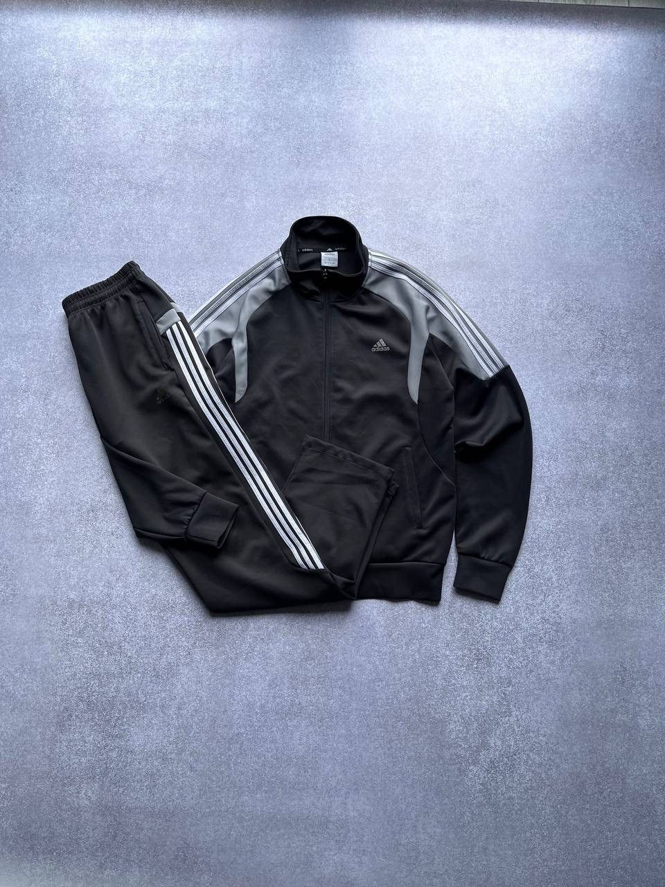 Adidas Vintage Adidas 3-Stripes Black Baggy Tracksuit Y2K L Size US L / EU 52-54 / 3 - 8 Thumbnail