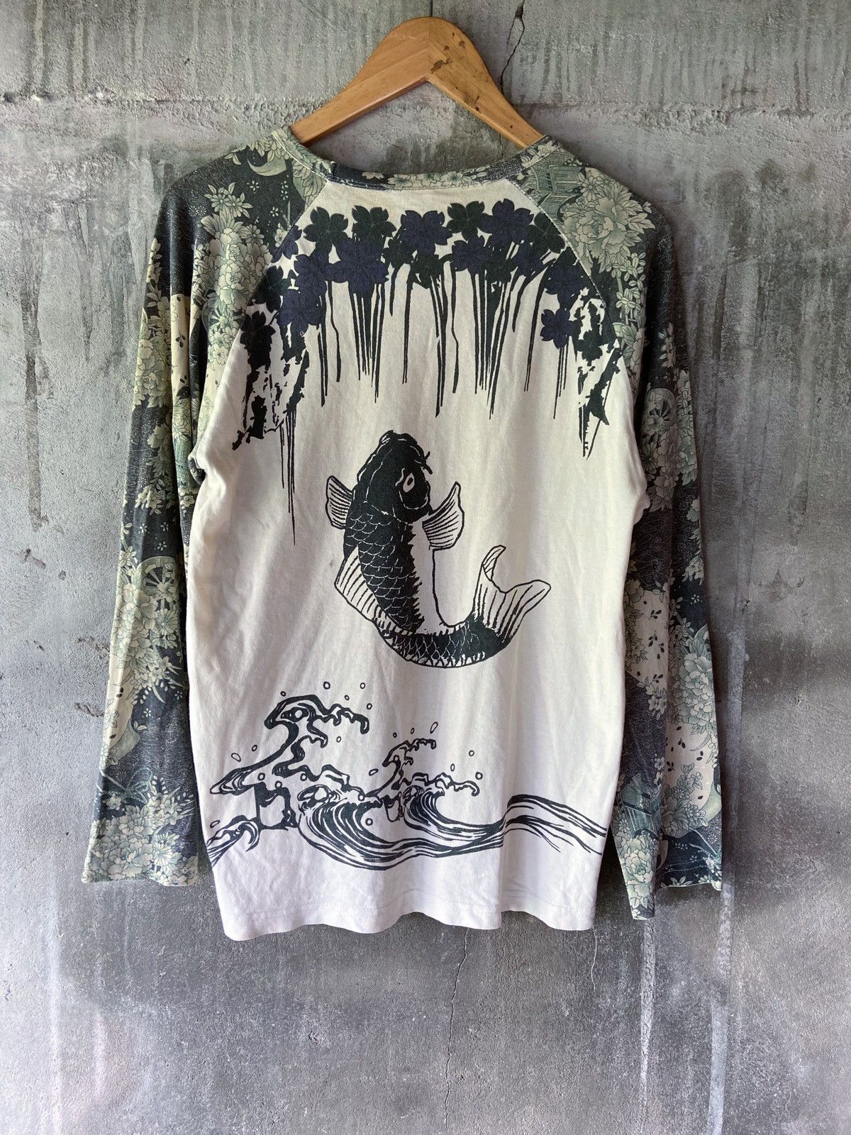 Beauty Beast JAPANESE FISH ART LONG SLEEVE Size US M / EU 48-50 / 2 - 1 Thumbnail