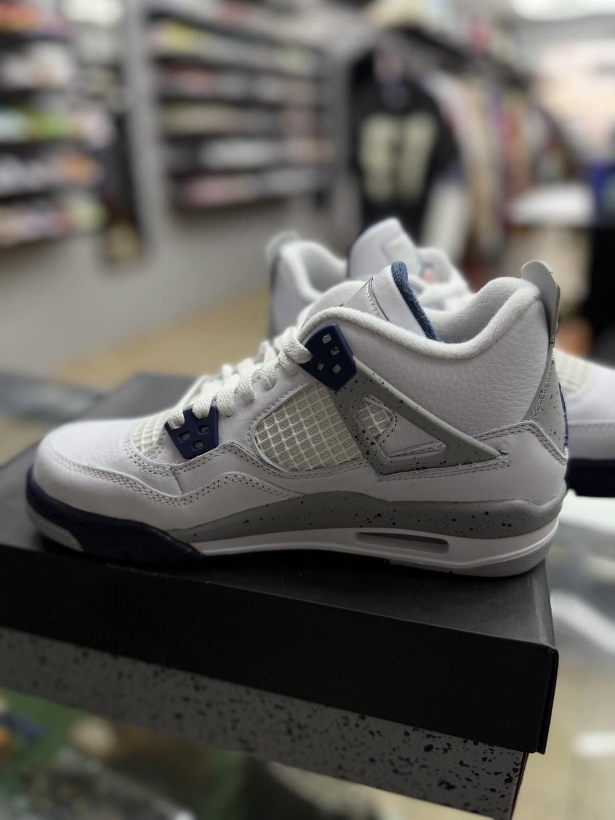 Jordan Brand Jordan 4 Retro Midnight Navy (GS) 408452-140 Size 5.5Y Size US 5.5 / EU 38 - 6 Thumbnail