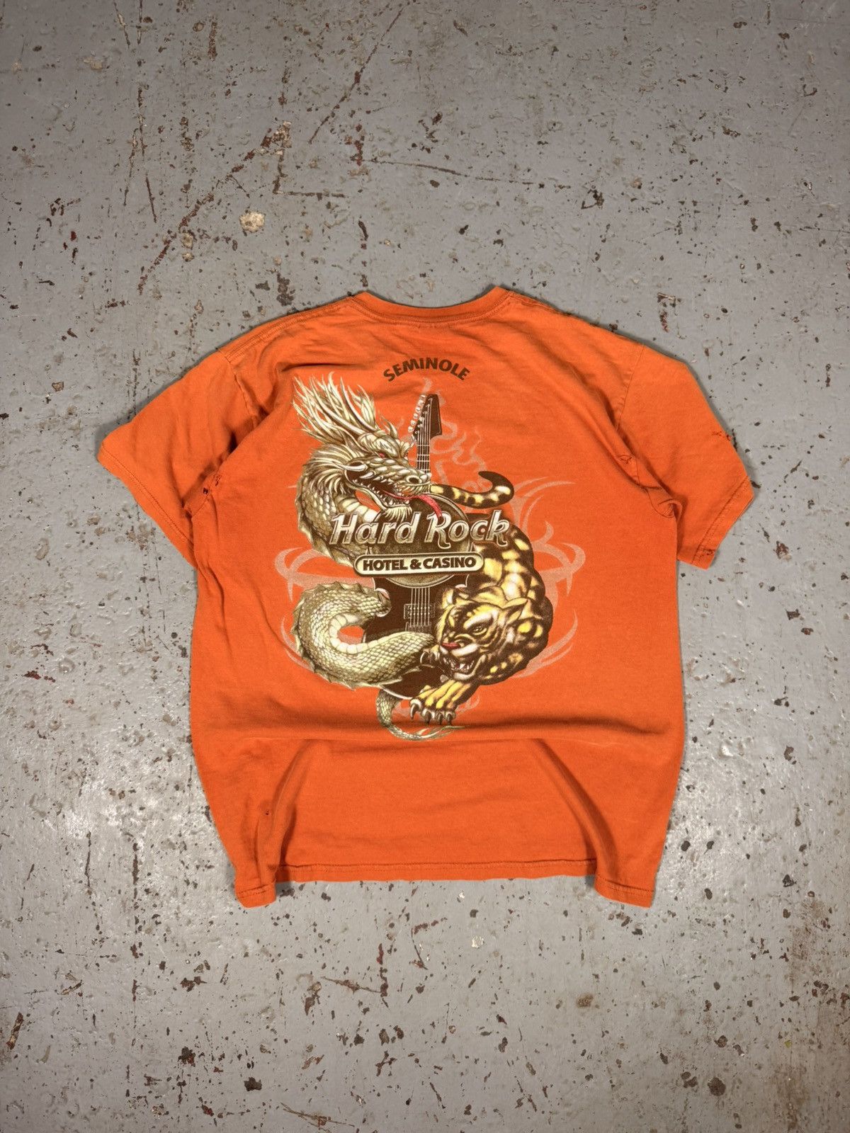 Vintage Vintage Thrashed Hard Rock Cafe Tampa Tee Size US L / EU 52-54 / 3 - 1 Thumbnail