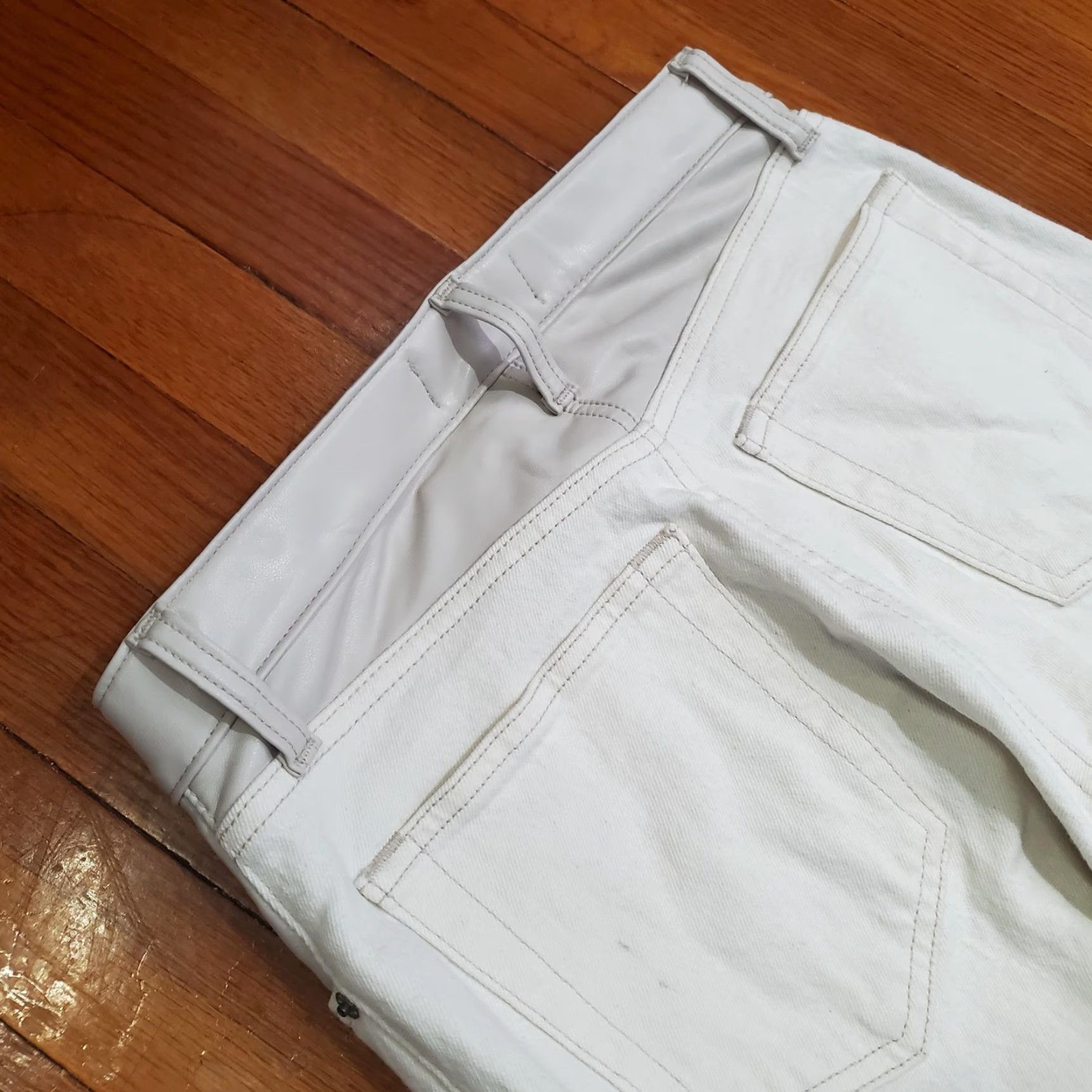 Abercrombie & Fitch Abercrombie & Fitch Jeans Womens 28 White 90s Straight Ultra High Rise Denim Size 28" / US 6 / IT 42 - 4 Thumbnail