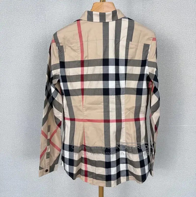 Burberry Burberry Color-Blocked Cotton Shirt for Women. Size XS / US 0-2 / IT 36-38 - 2 Thumbnail