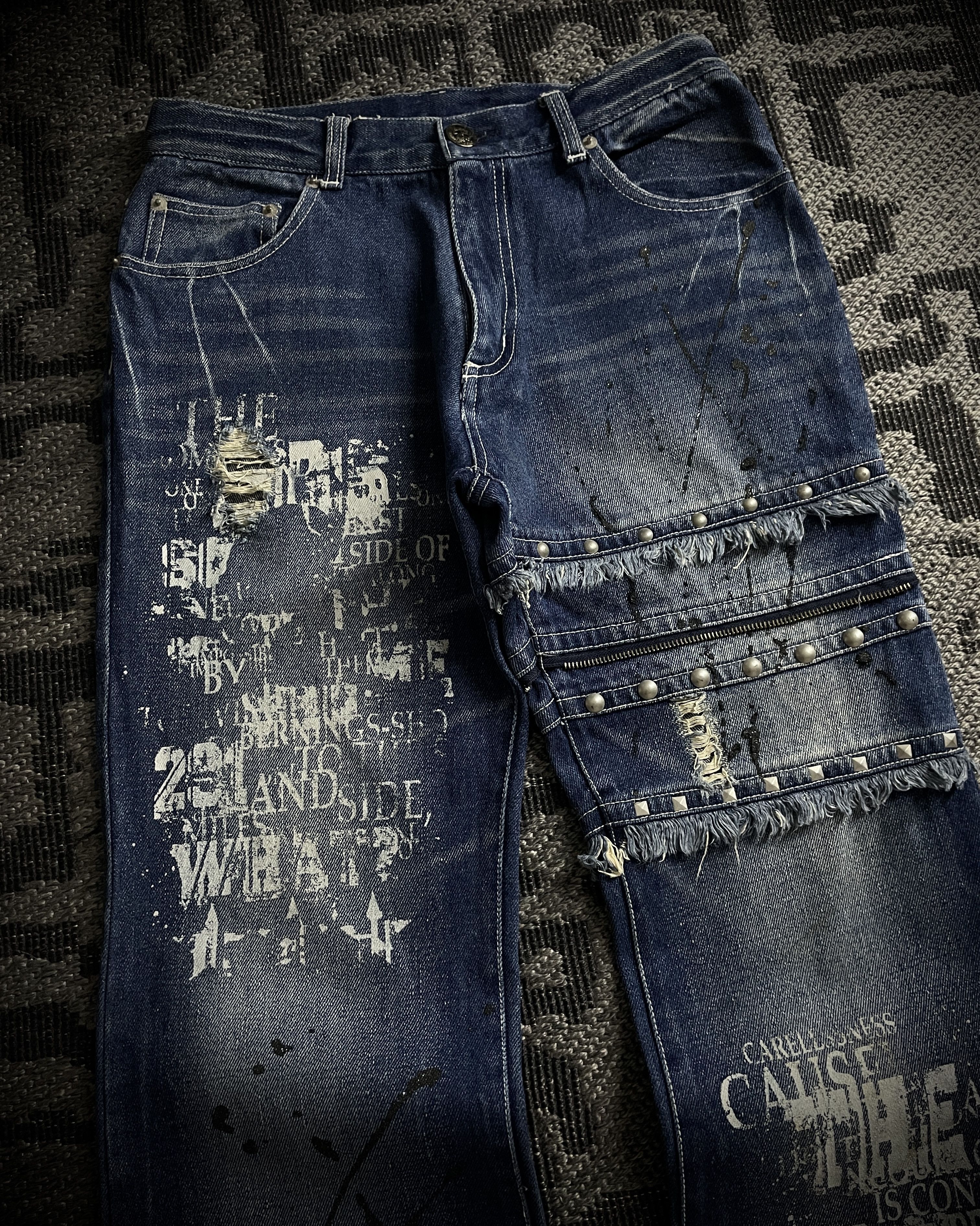 BERNINGS SHO Bernings Sho Distressed Poem Studded Bootcut Denim Size US 29 - 2 Thumbnail