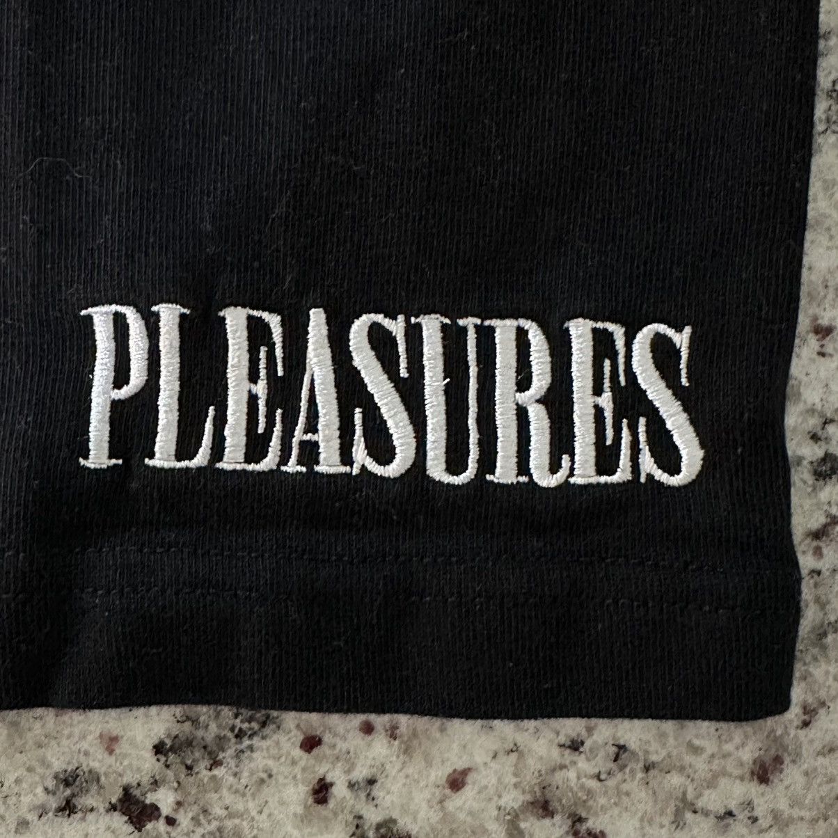 Pleasures Pleasures “cut here” embroidered t-shirt Size US S / EU 44-46 / 1 - 6 Thumbnail