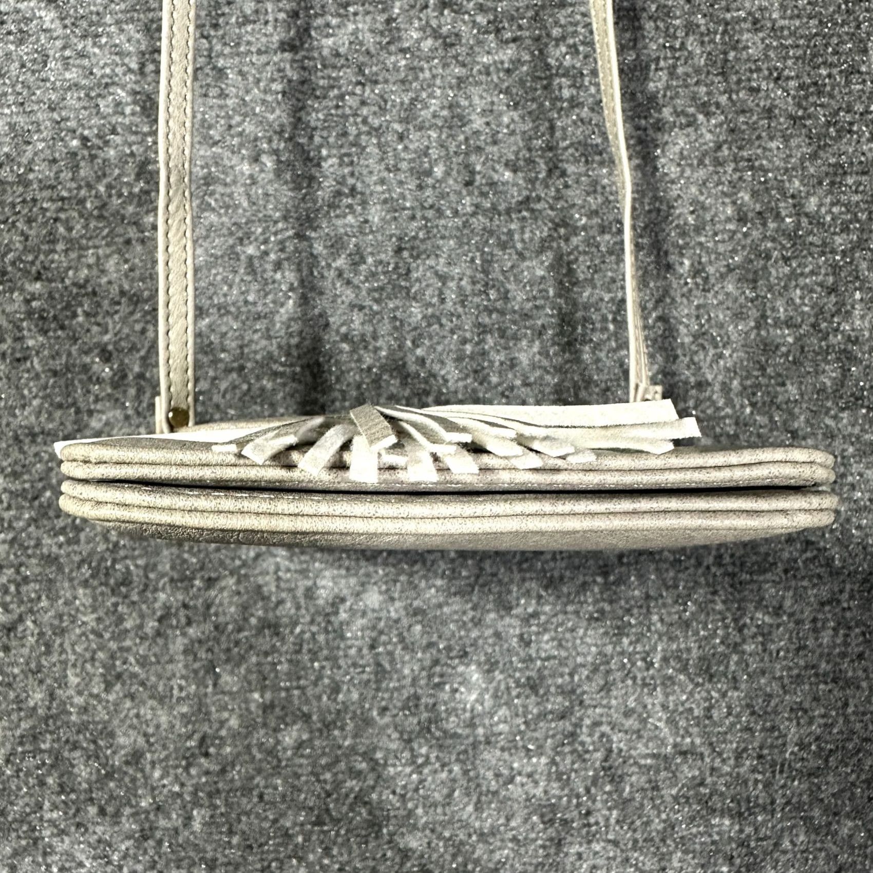 Vintage Crossbody Bag Purse on a String Gray Faux Leather Tassel Magnetic Closure Inner Pockets 4 x 7in Small Women Size ONE SIZE - 5 Thumbnail