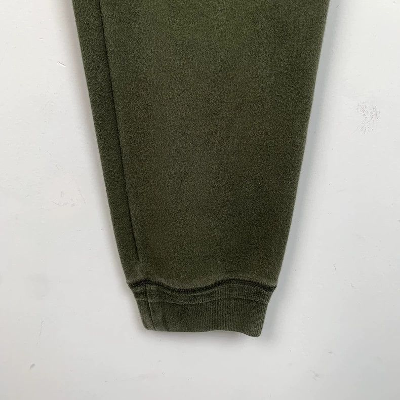Louis Vuitton Louis Vuitton size m Dark green cotton zip-up athletic cors Size US 28 / EU 44 - 5 Thumbnail