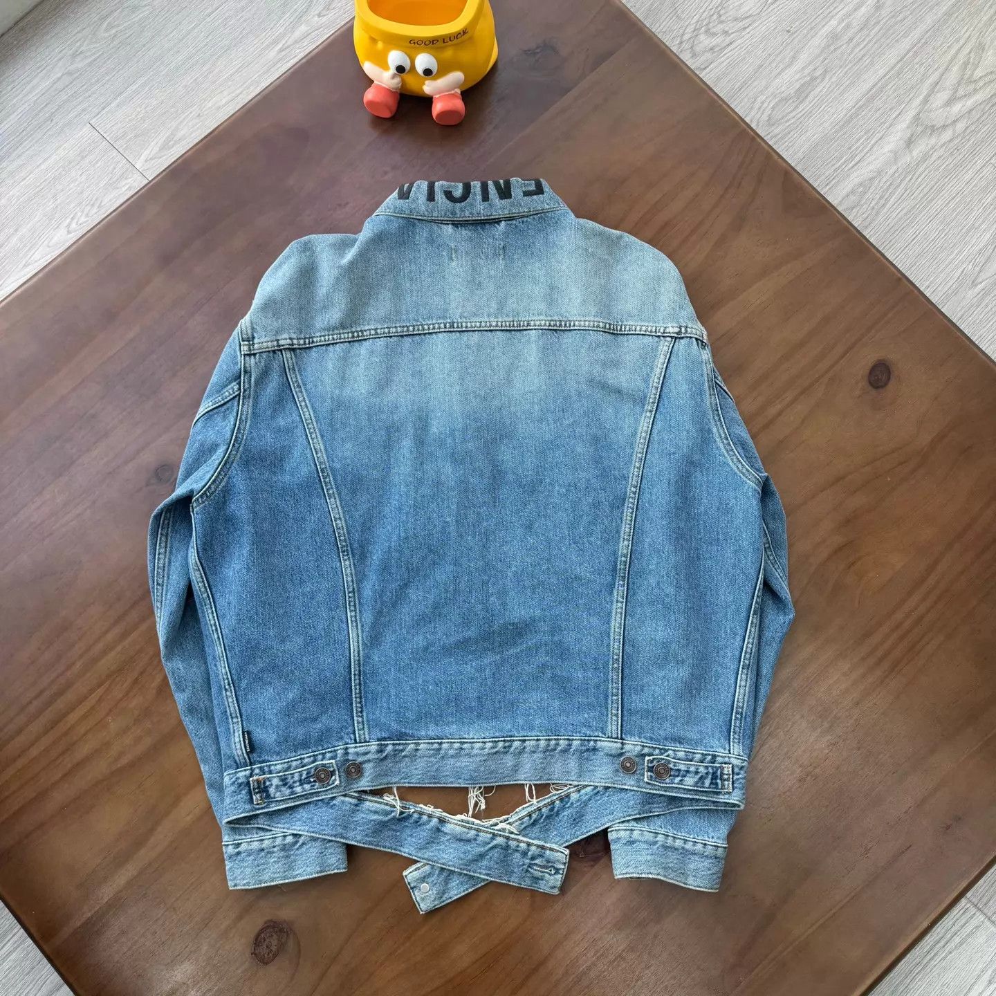 Balenciaga Balenciaga neck embroidery denim jacket size 36 Size XS / US 0-2 / IT 36-38 - 2 Thumbnail