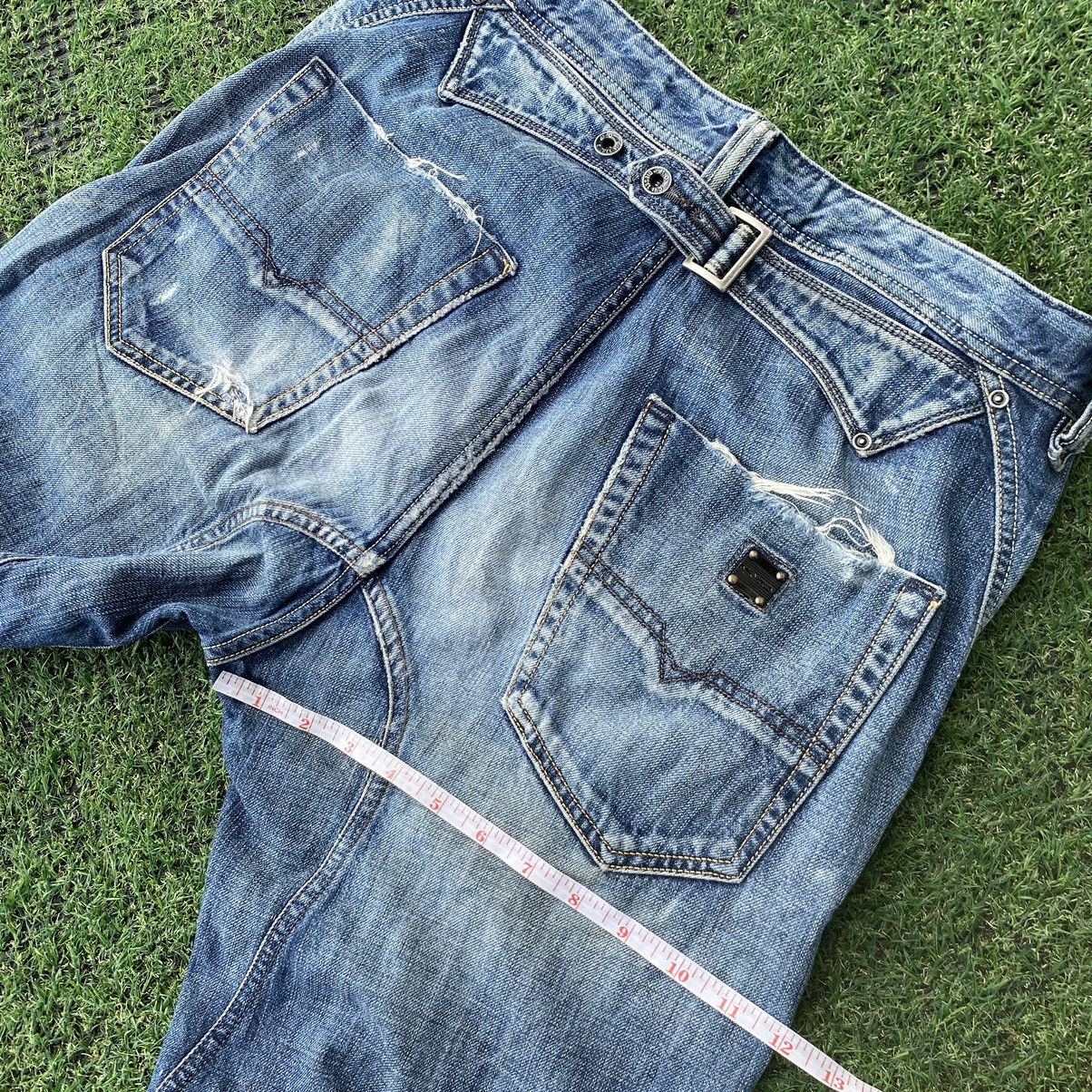 Diesel Thrashed Vintage Diesel Distressed Denim ERD GRUNGE GRAIL Size US 34 / EU 50 - 4 Thumbnail