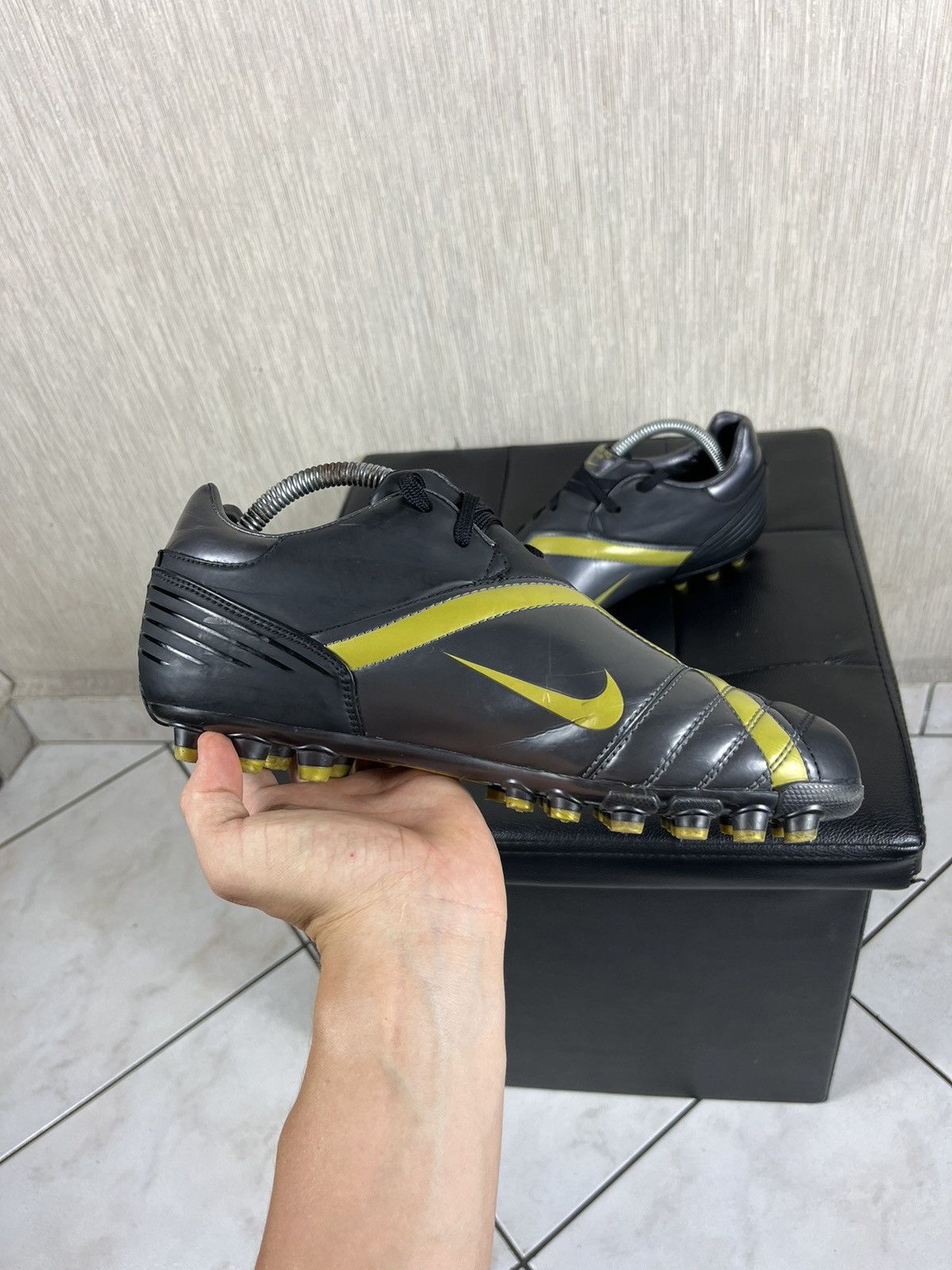 Nike Vintage 2006 Nike Total 90 shift soccer shoes leather boots Size US 9 / EU 42 - 19 Thumbnail