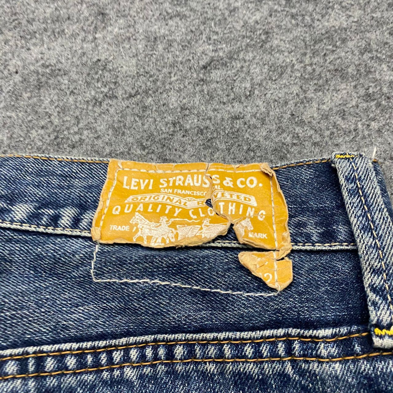 Levi's Vintage Levis Distressed Denim Kurt Cobain Style Size US 37 - 12 Thumbnail