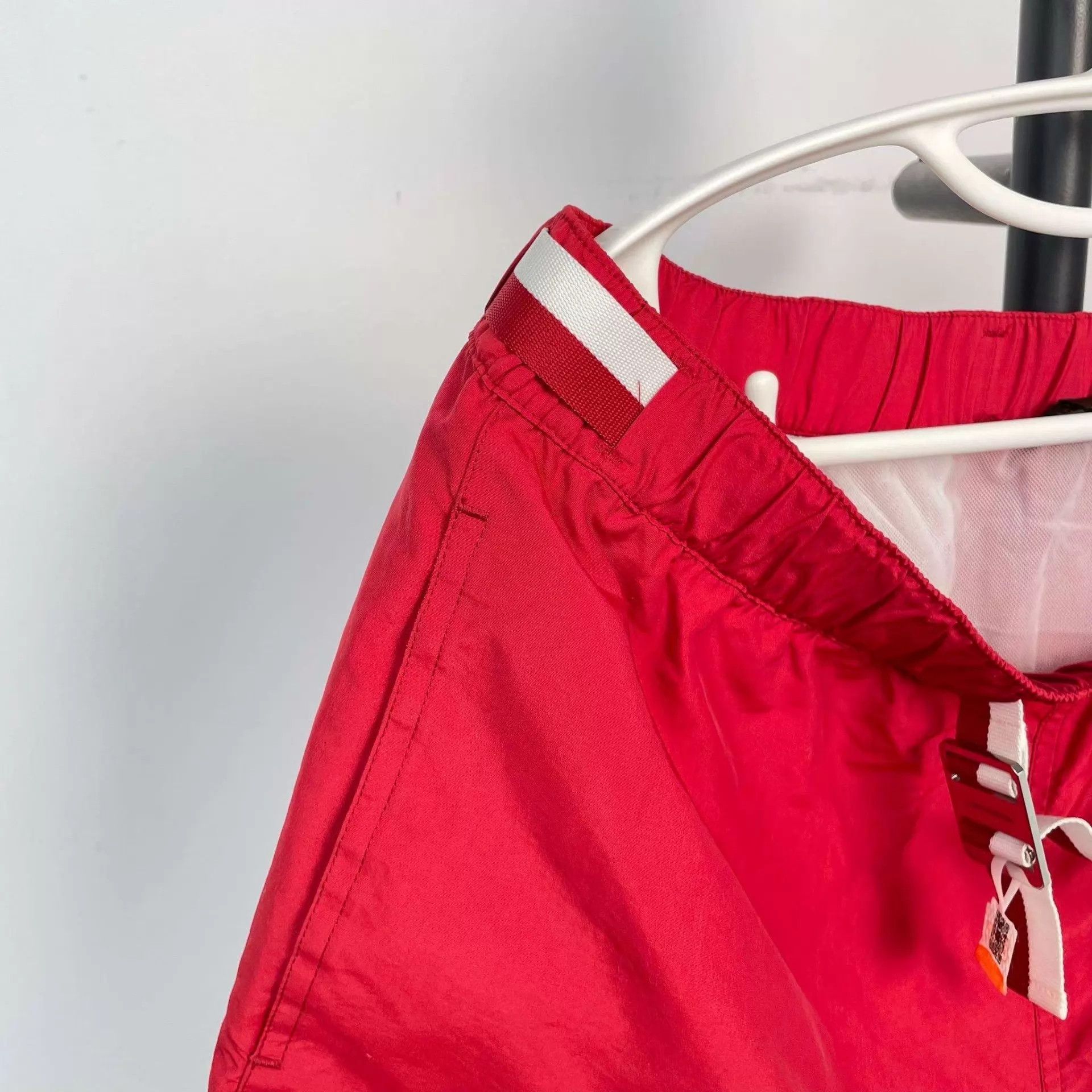 Louis Vuitton LV Red Men's Shorts Size US 34 / EU 50 - 7 Thumbnail