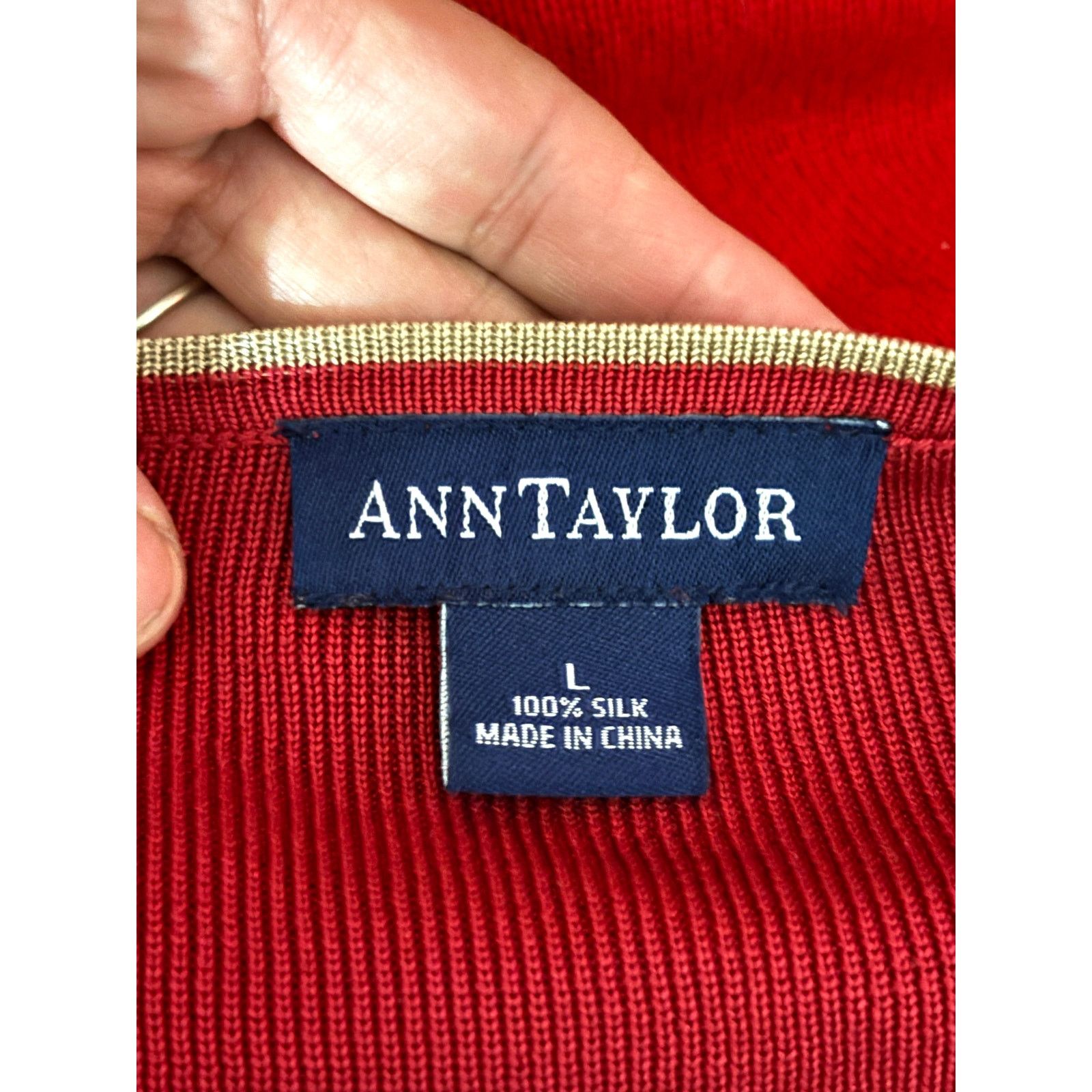 Ann Taylor Ann Taylor Red Short Sleeve Top LARGE 100% Silk Size L / US 10 / IT 46 - 3 Thumbnail