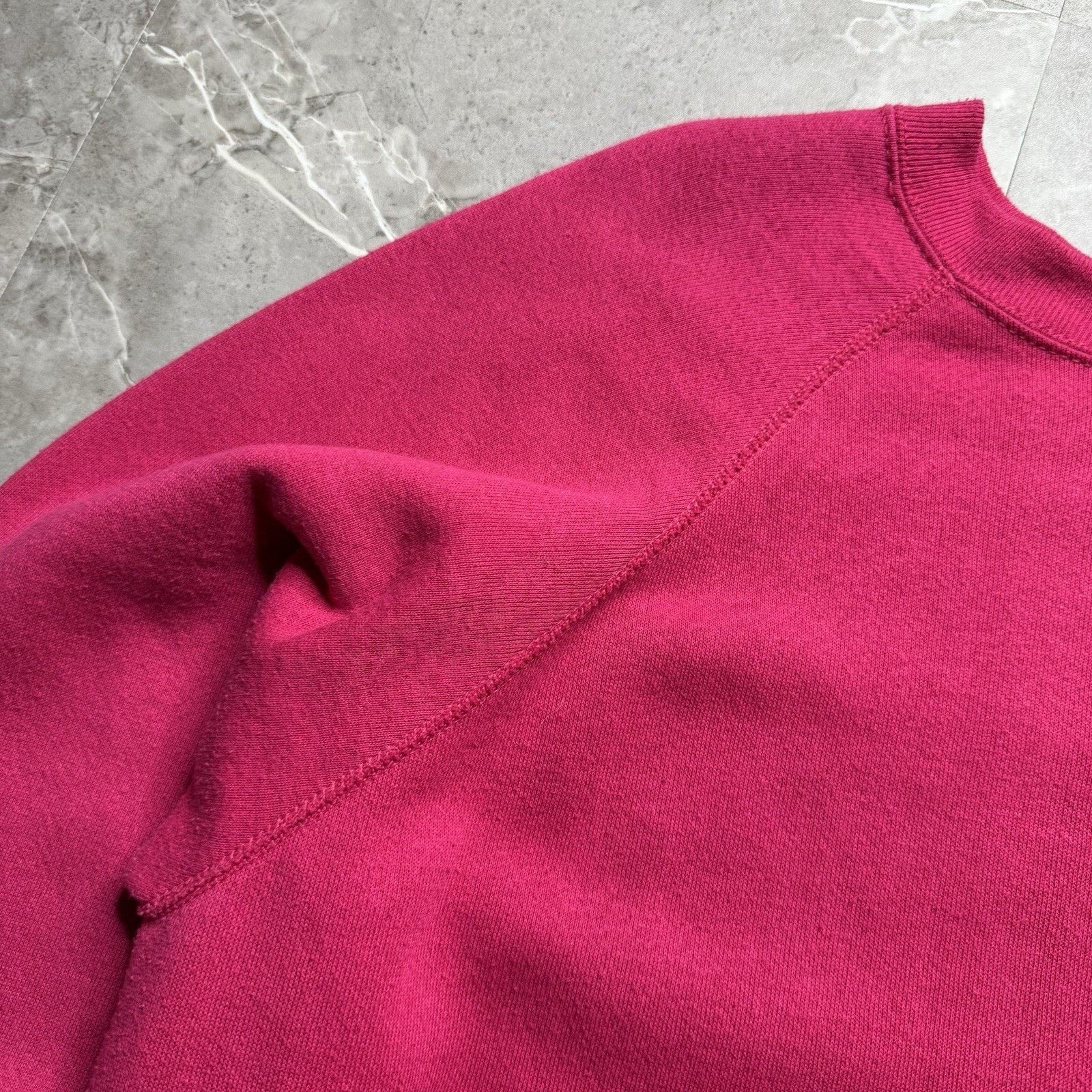 Vintage Vintage 80s Tultex Hot Pink Blank Raglan Cut Sweatshirt Size US M / EU 48-50 / 2 - 4 Thumbnail