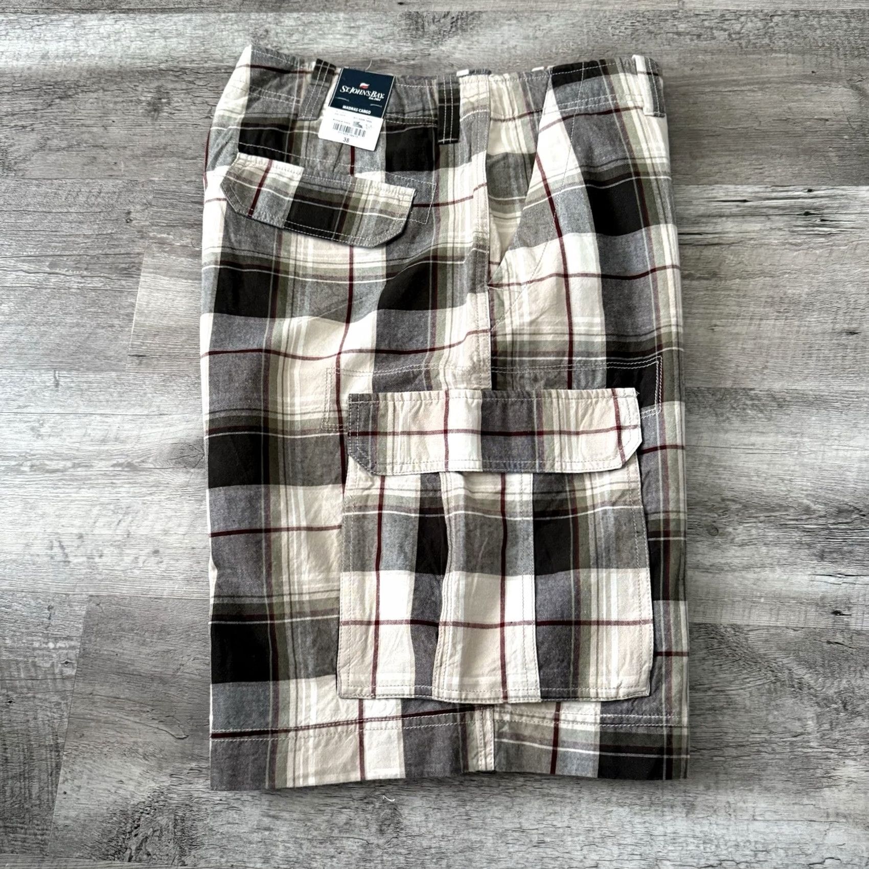 Vintage St John's Bay Madras Cargo Shorts Mens 38 Brown Plaid 100% Cotton NEW Regular Fit Flat Front Cargo Pocket Casual Summer Women? Mens Size US 38 / EU 54 - 5 Thumbnail