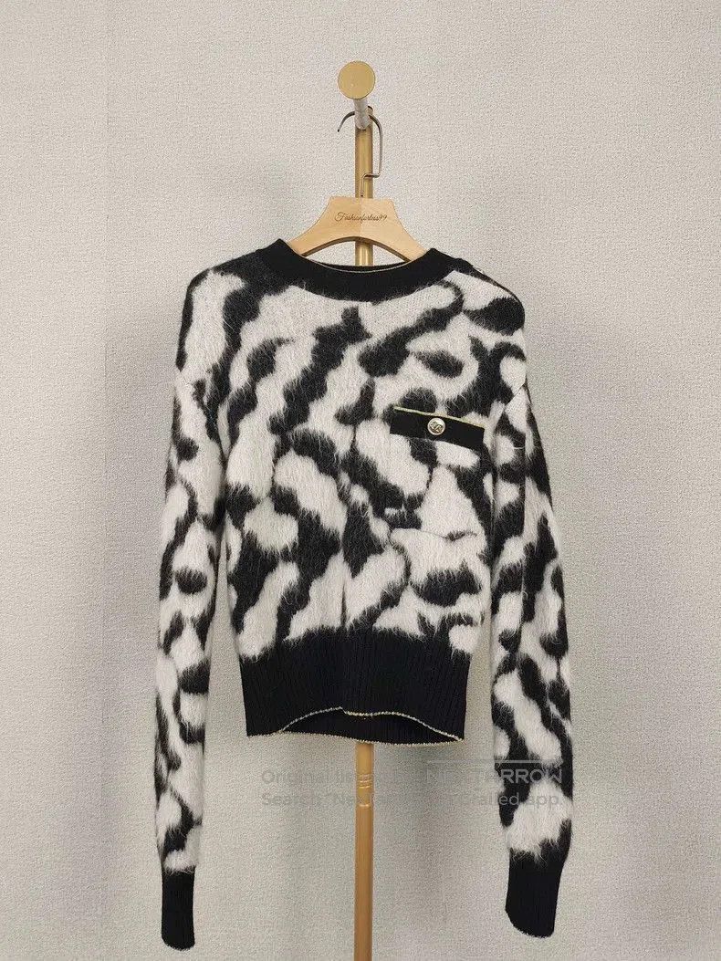Chanel Chanel Black White Mohair Sweater. Size US XS / EU 42 / 0 - 1 Thumbnail