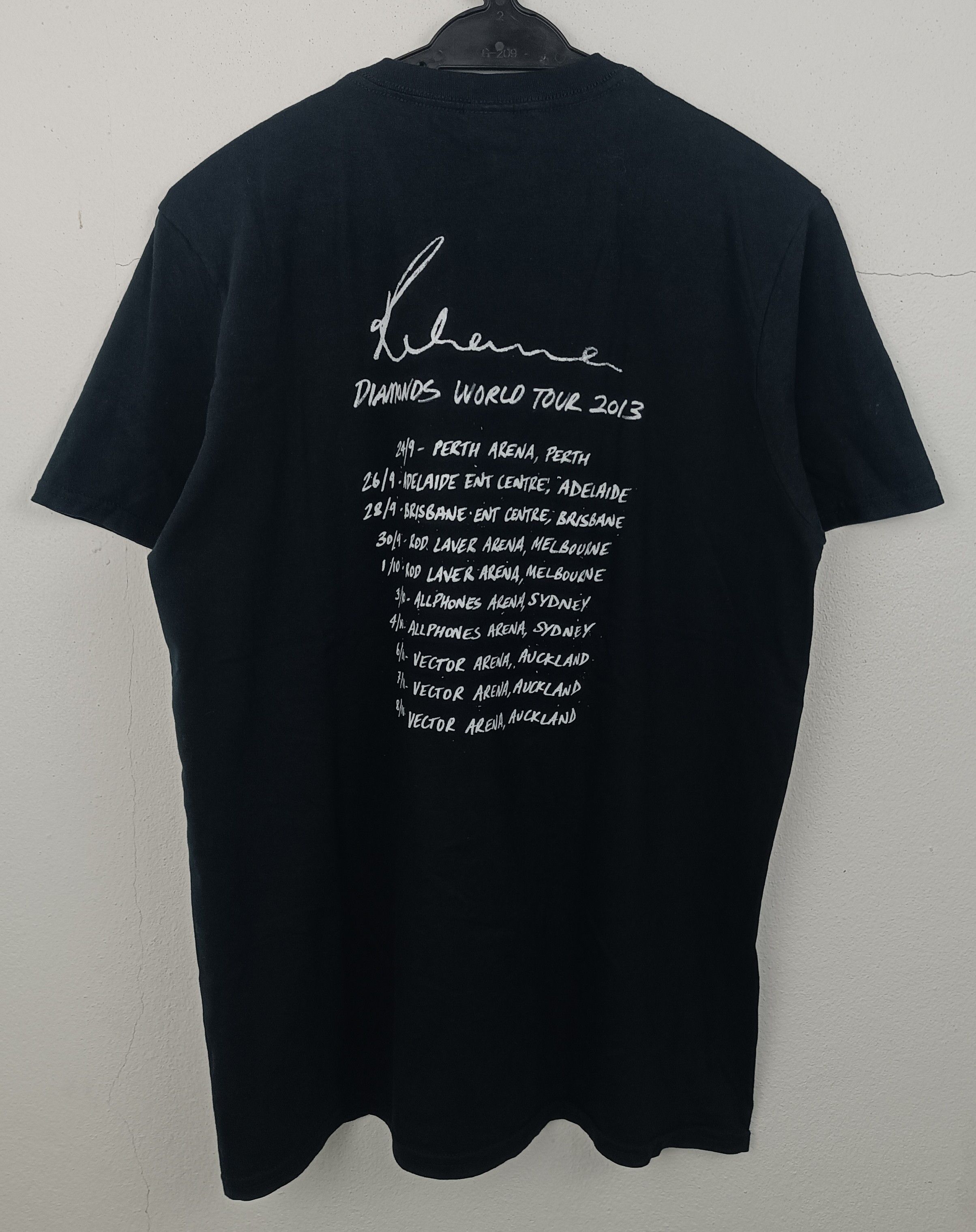 Rap Tees VINTAGE 2013 RIHANNA DIAMONDS WORLD TOUR TEE asap rocky Size US M / EU 48-50 / 2 - 4 Thumbnail