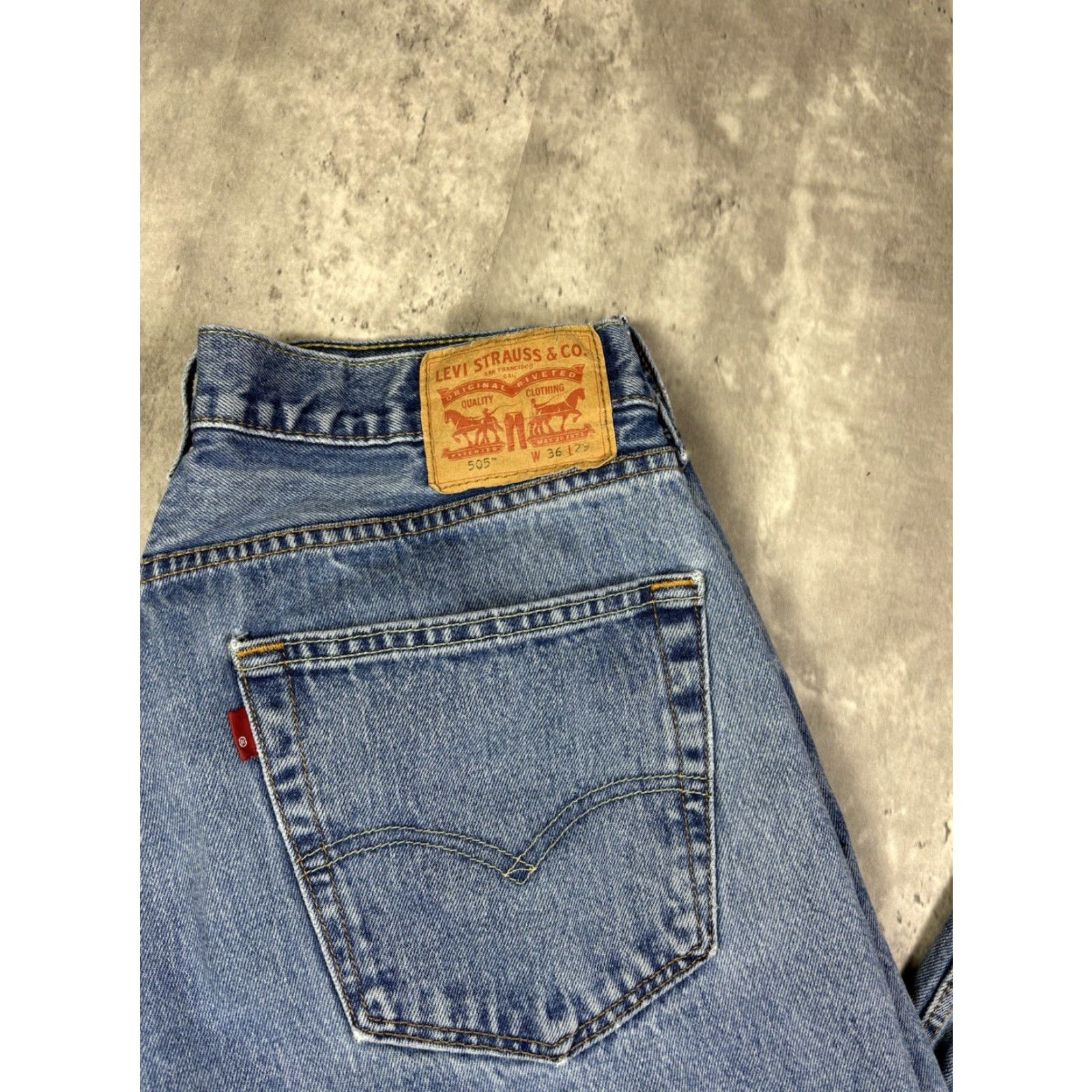 Levi's VINTAGE Levi's 505 Jeans Straight Denim 36x29 Men Regular 90s USA Retro Medium Blue Cotton Jeans Size US 36 / EU 52 - 2 Thumbnail