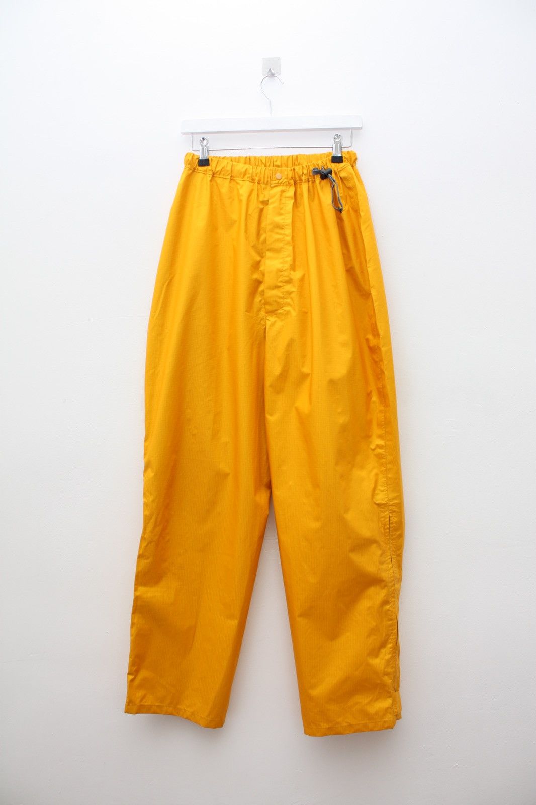 Montbell × Vintage Mont-Bell Vintage Gore-Tex Yellow Pants Made in Japan Size US 30 / EU 46 - 1 Thumbnail