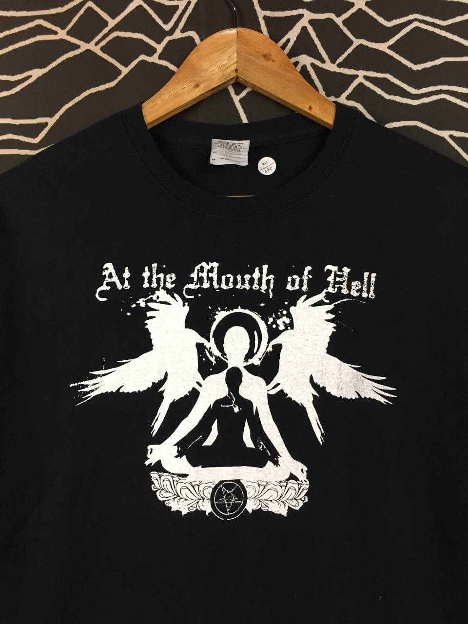 Gildan At the Mouth of Hell Black Metal Band Gothic Graphic Tee Size US M / EU 48-50 / 2 - 3 Thumbnail