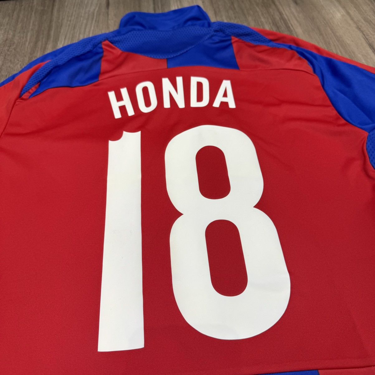 Reebok CSKA Moscow 10/11 Champions league home shirt #18 Honda(bnwt Size US M / EU 48-50 / 2 - 4 Thumbnail