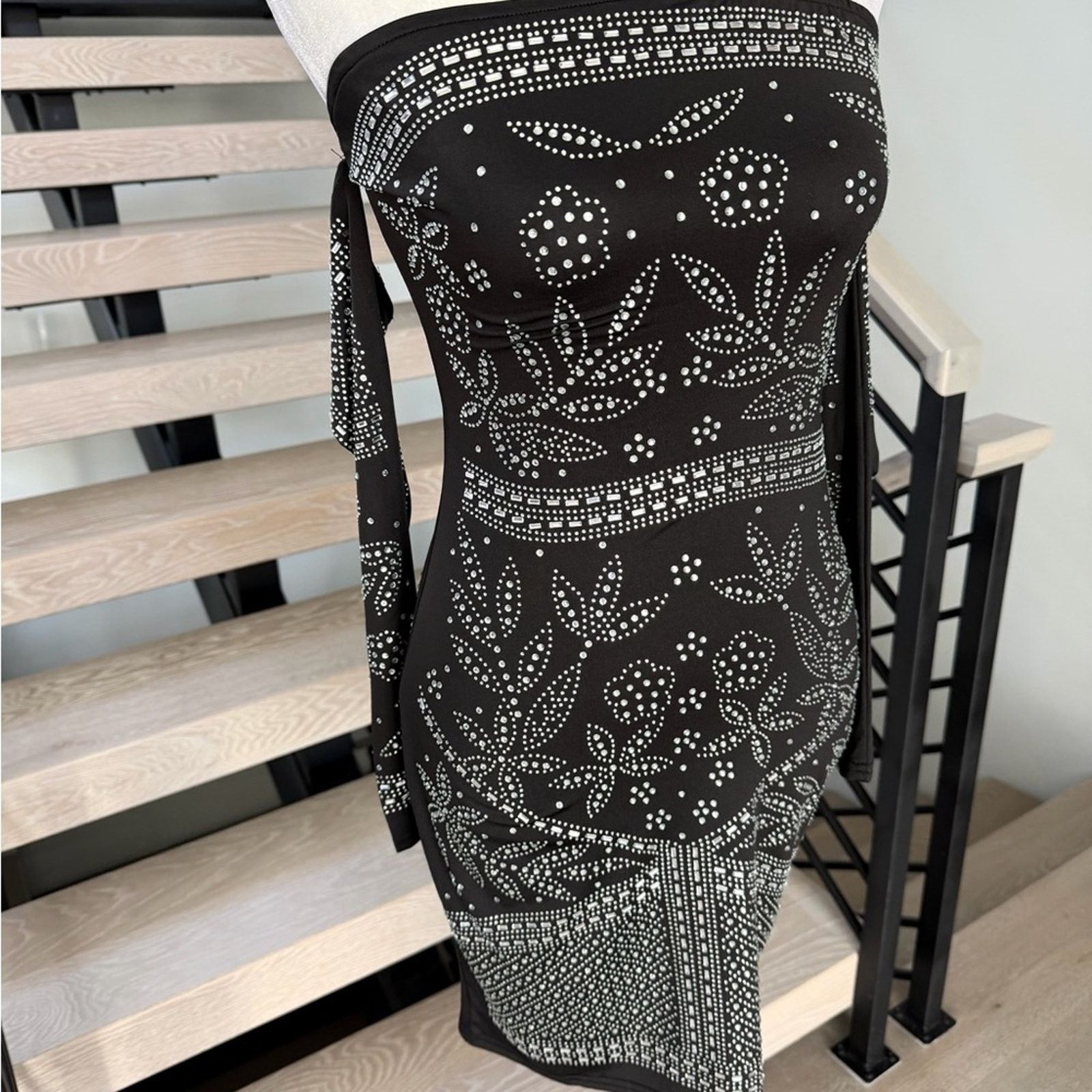Other Elegant Black and White Off-Shoulder Dress size S Size S / US 4 / IT 40 - 7 Thumbnail