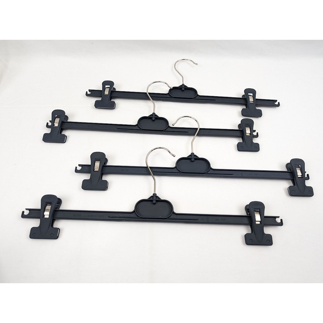 Dior o1rshd1 Size: OS / Hanger in Black Size ONE SIZE - 5 Thumbnail