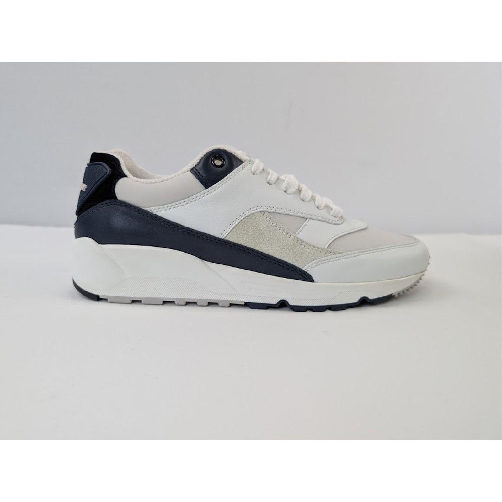 Saint Laurent Paris o1rshd1 Bump 15 Low-Top Sneaker in Blanc Optique / Soft A Size US 11 / EU 44 - 1 Thumbnail
