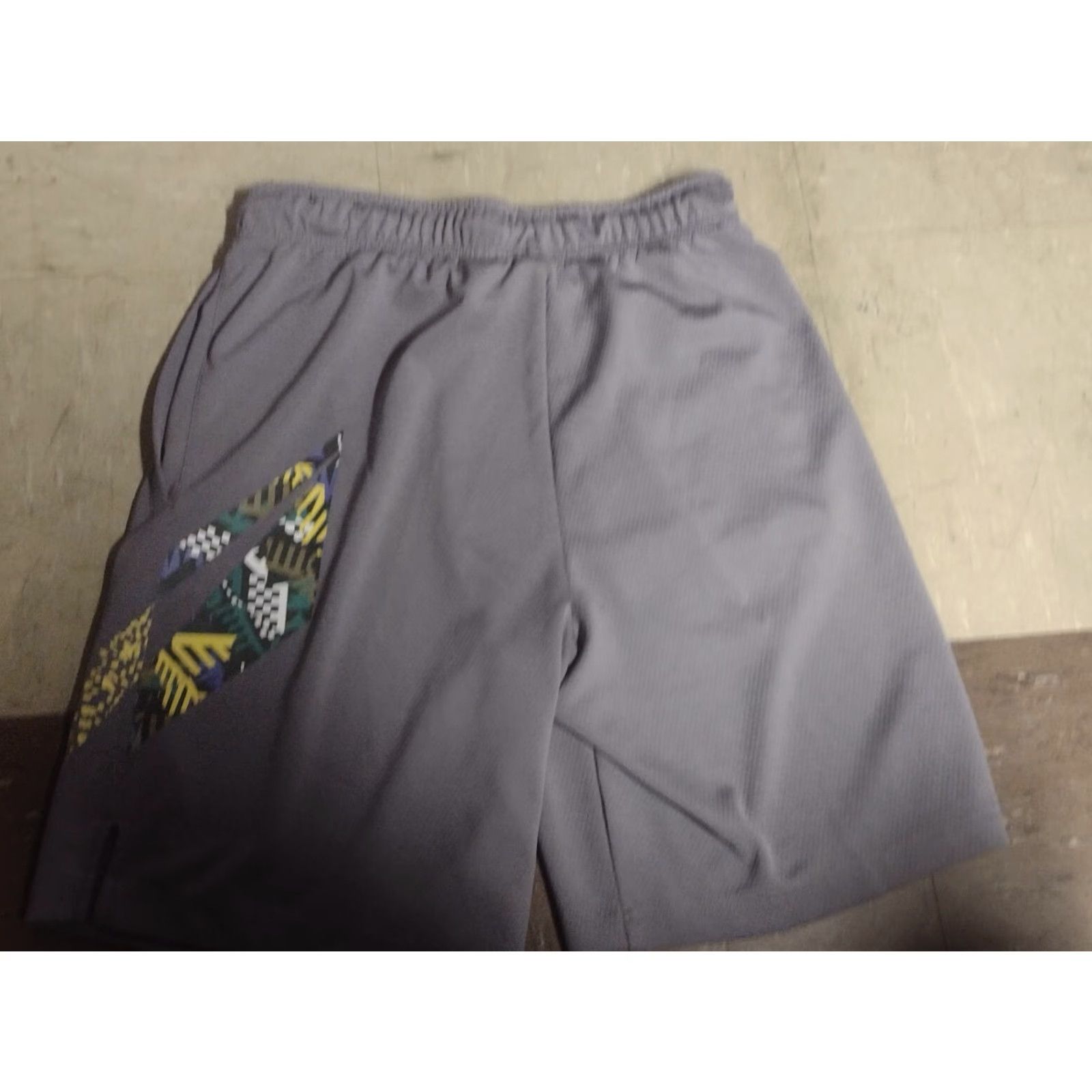 Nike Nike Dri-Fit Retro Swoosh Graphic Training Basketball Active Shorts Medium Gray Size US 31 - 3 Thumbnail