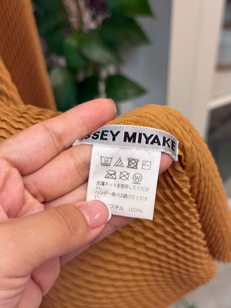 Issey Miyake Issey Miyake size:2 Brown main line series small fish scal Size XS / US 0-2 / IT 36-38 - 4 Thumbnail