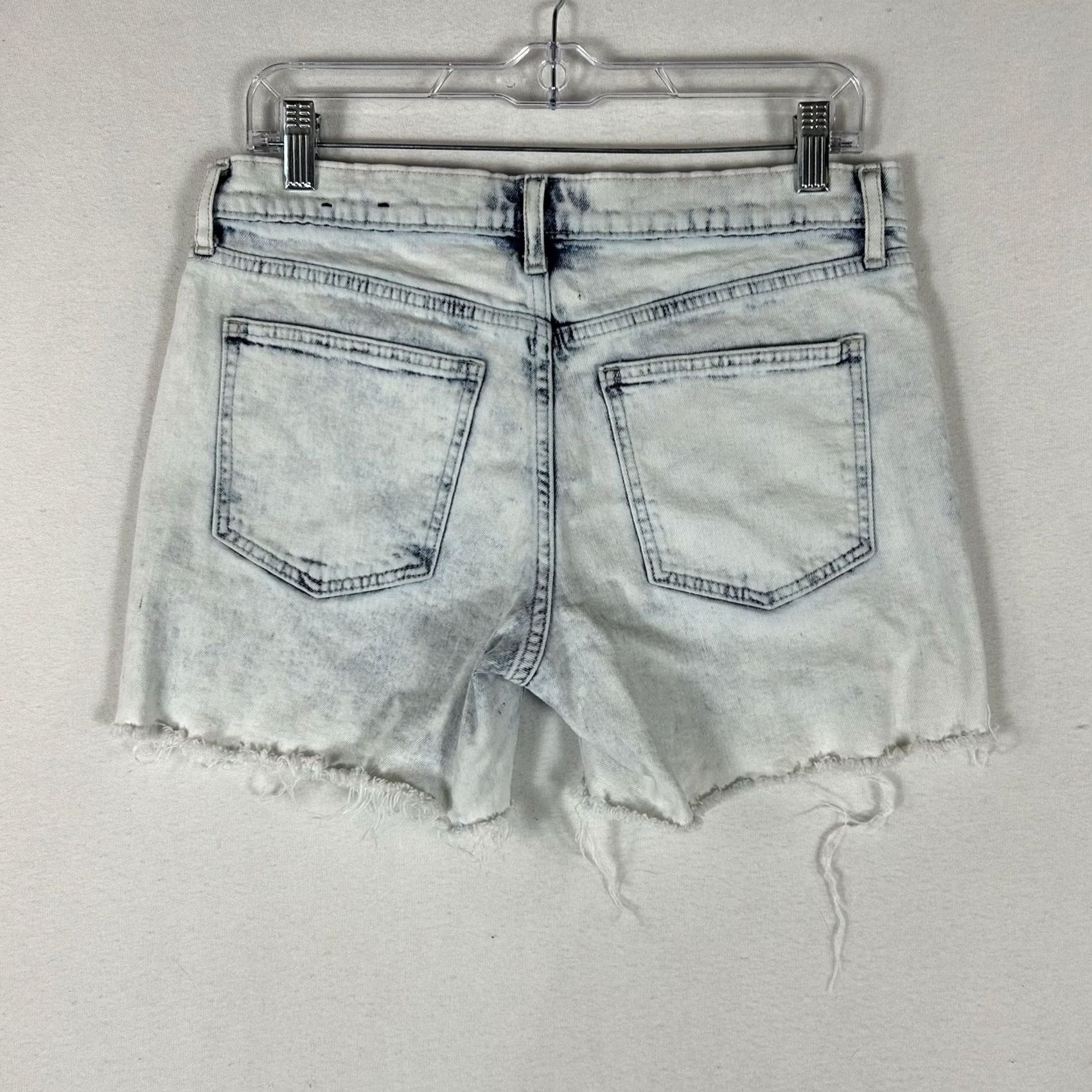 Gap Gap Denim Jean Shorts Womens 2 Blue Sunbleach 5" Inseam Casual Summer Beach Shorts Womens 2 Dawn? Size 26" / US 2 / IT 38 - 6 Thumbnail