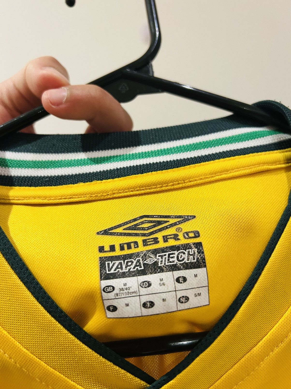 Umbro × Vintage Celtic 2002/03 away Size US M / EU 48-50 / 2 - 3 Thumbnail