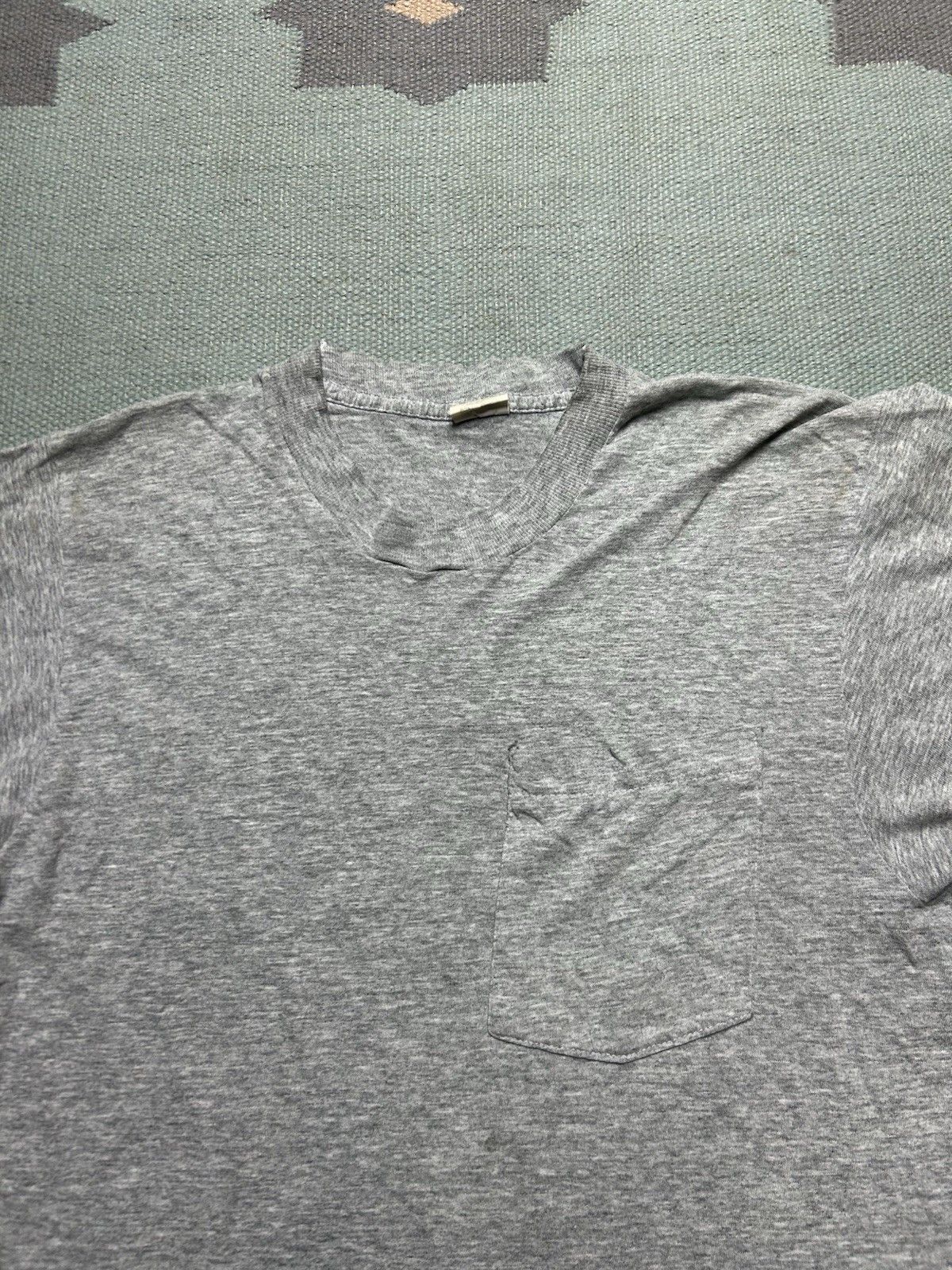 Vintage Vtg 90s pocket t shirt blank heather gray soft worn thin M/L Size US M / EU 48-50 / 2 - 4 Thumbnail