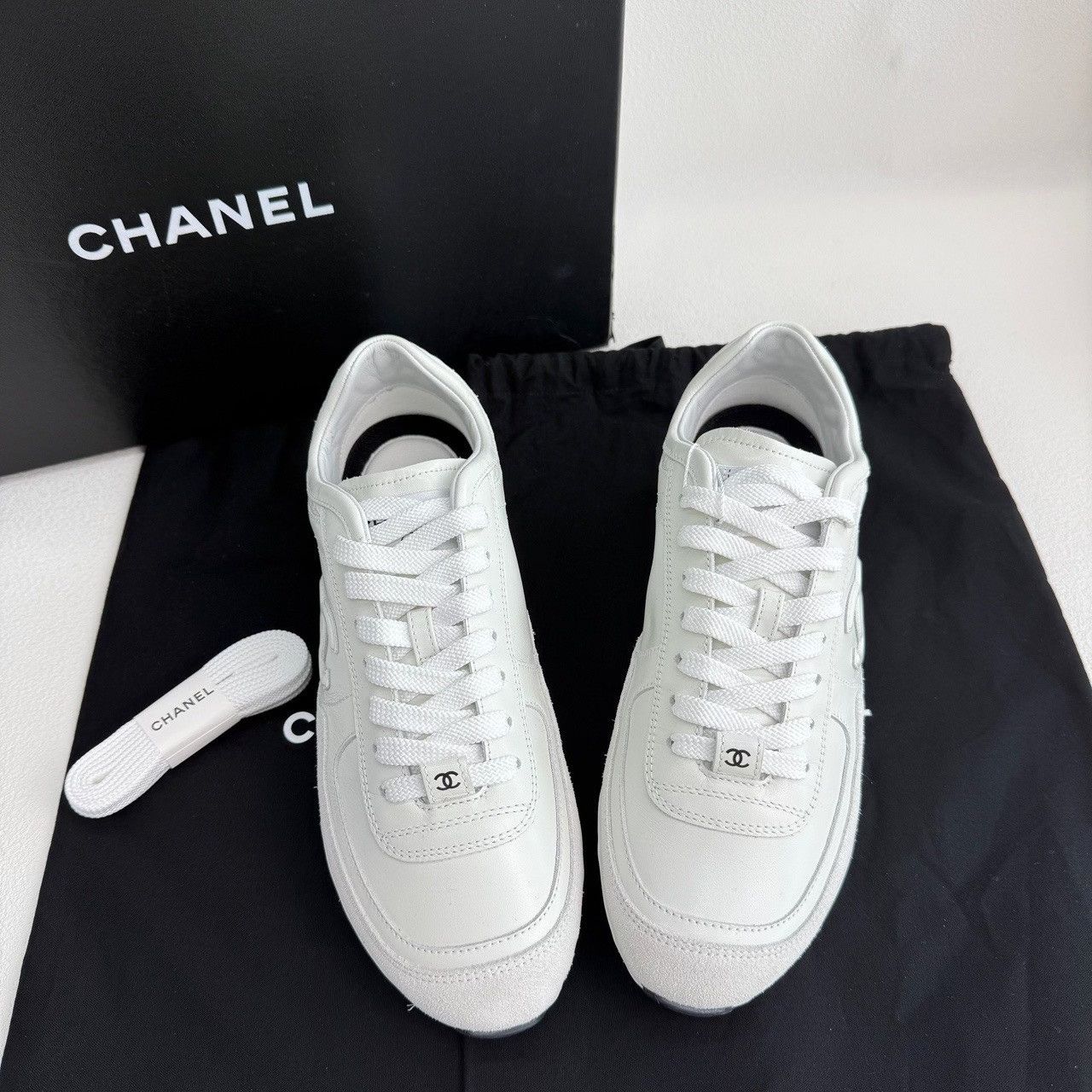 Chanel Chanel White Lowtop Sneakers us_6-5 Women Size US 6.5 / IT 36.5 - 1 Thumbnail