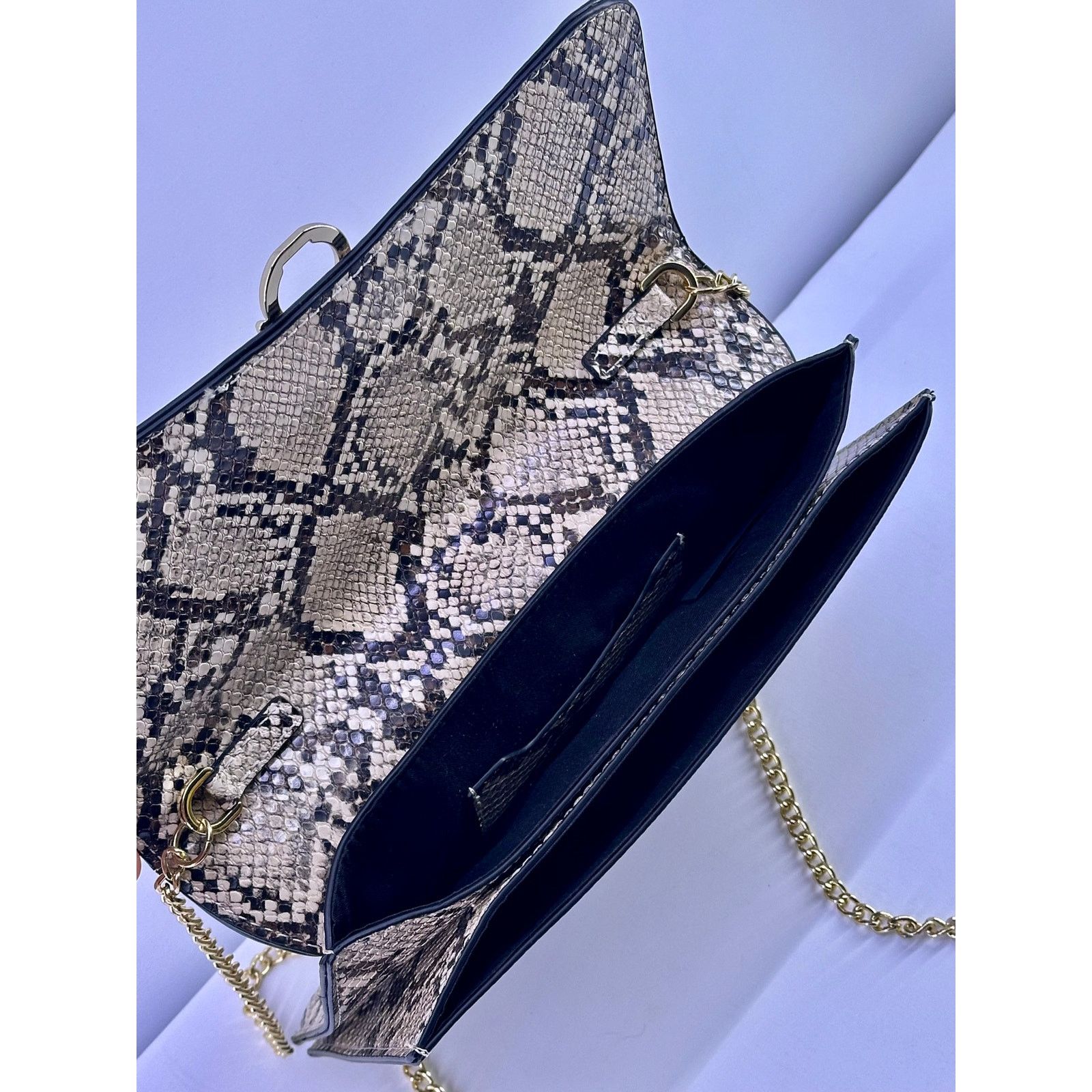 & Other Stories Vintage Snake Leather Shoulder Bag Jaguar Gold Lock Size ONE SIZE - 9 Thumbnail