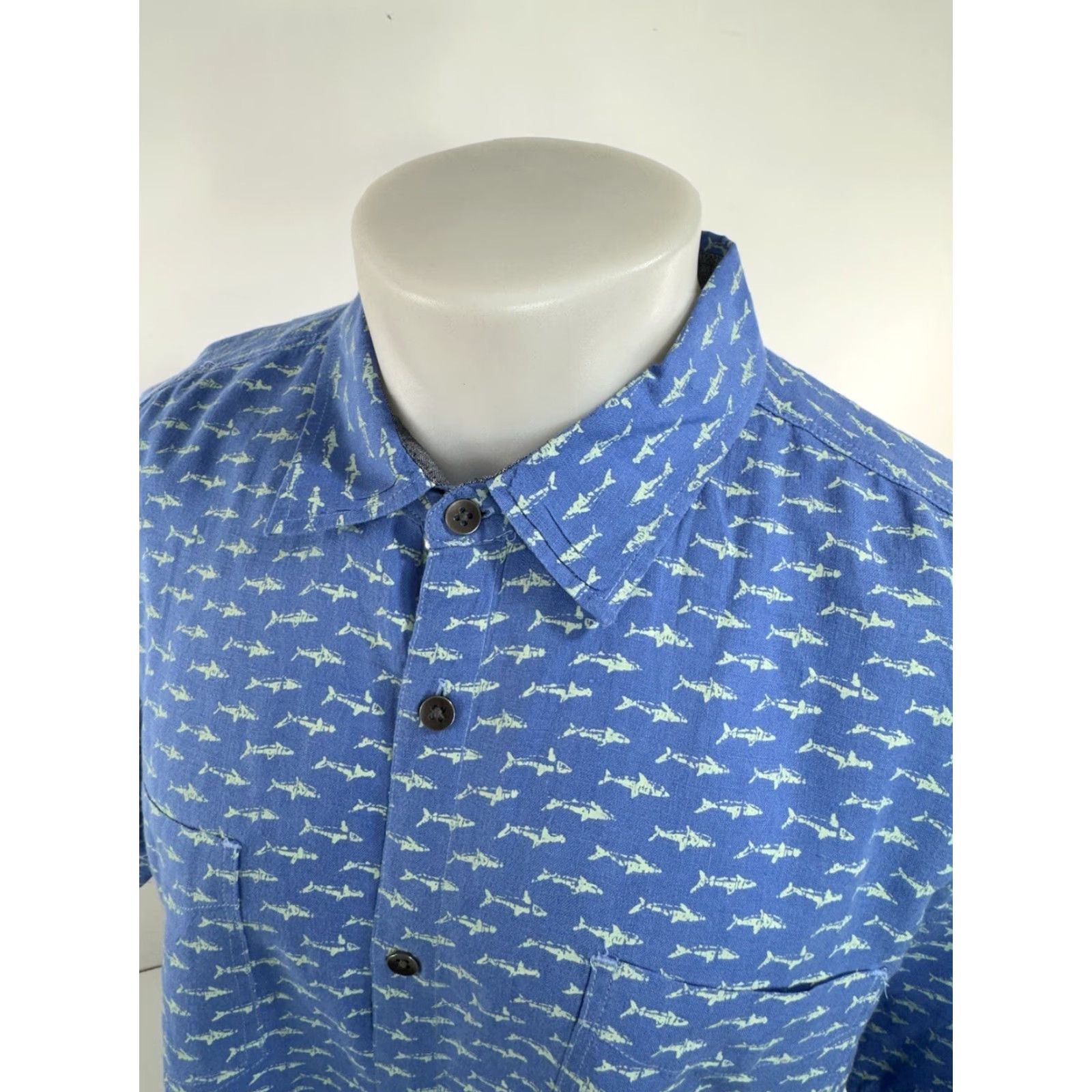 Carbon2Cobalt CARBON 2 COBALT LINEN Shark / Fish All Over XL Hawaiian Aloha Shirt Shirt Mens XL Blue Green Hawaiian 90s? (adjusted) Size US XL / EU 56 / 4 - 3 Thumbnail