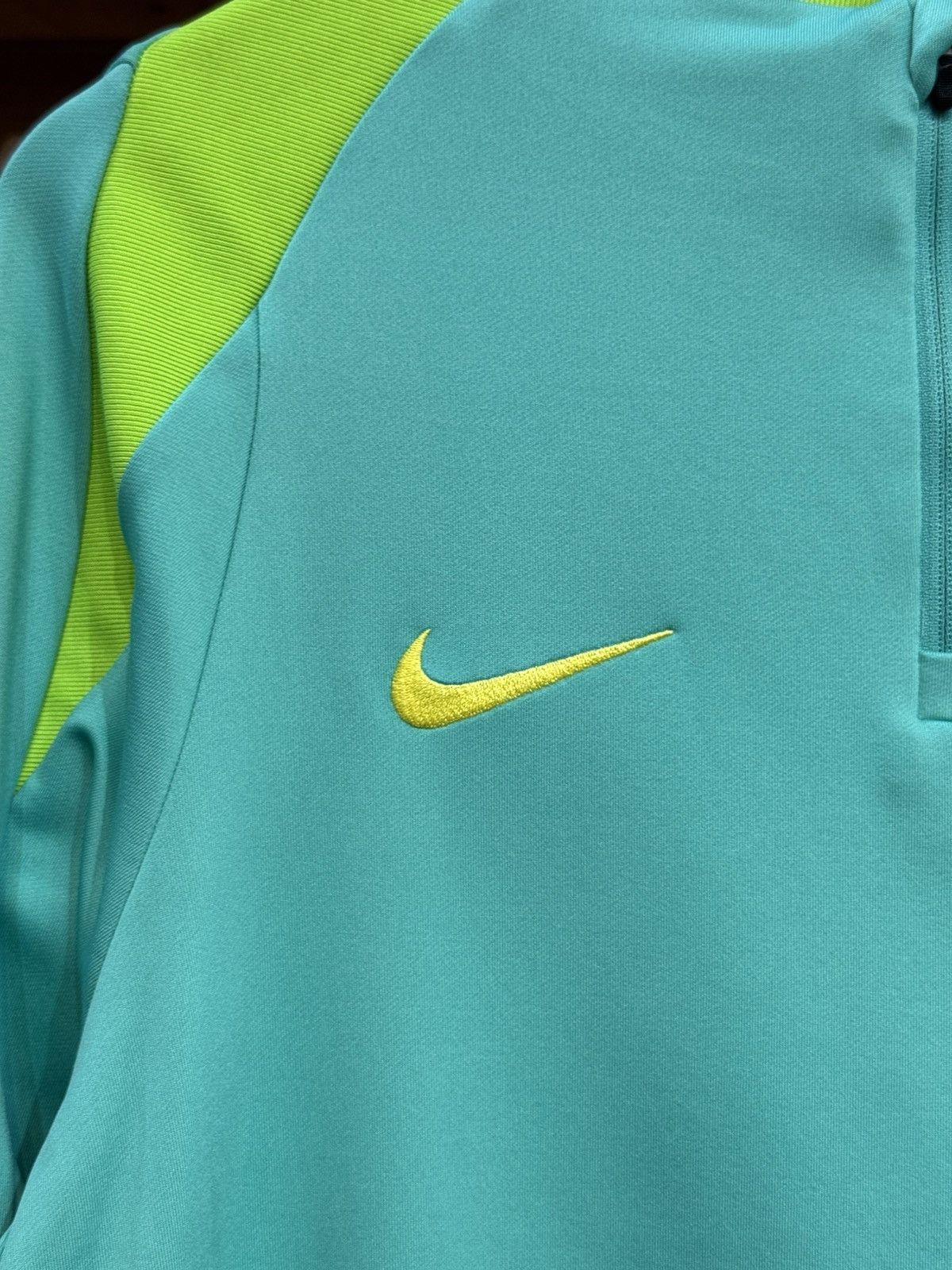 Nike Brazil 2024-25 Training Drill Top Size US L / EU 52-54 / 3 - 3 Thumbnail